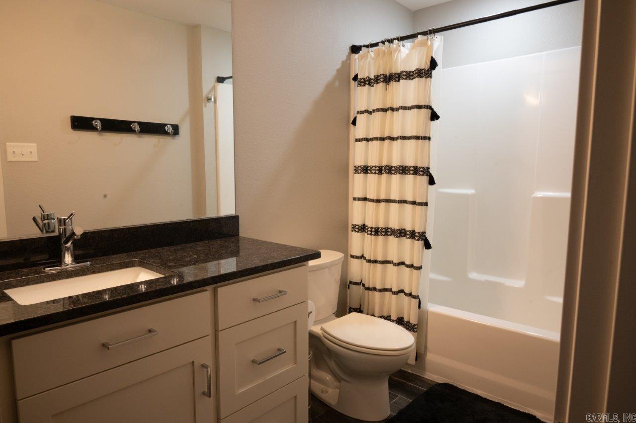 OAK TREE RIDGE SUB - Residential