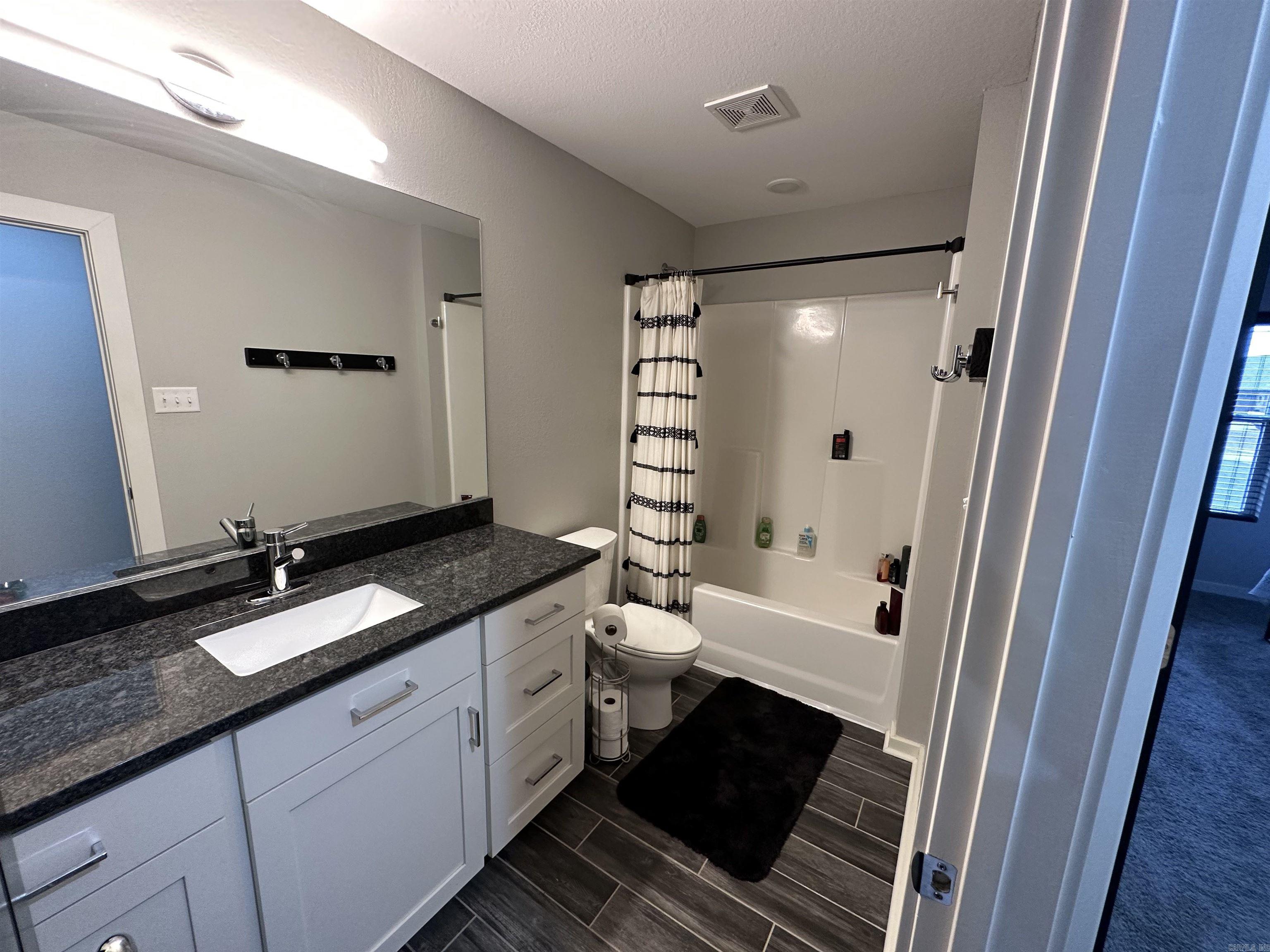 OAK TREE RIDGE SUB - Residential