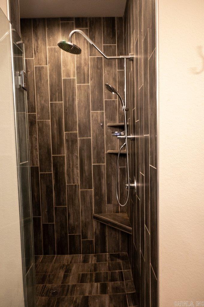 OAK TREE RIDGE SUB - Residential