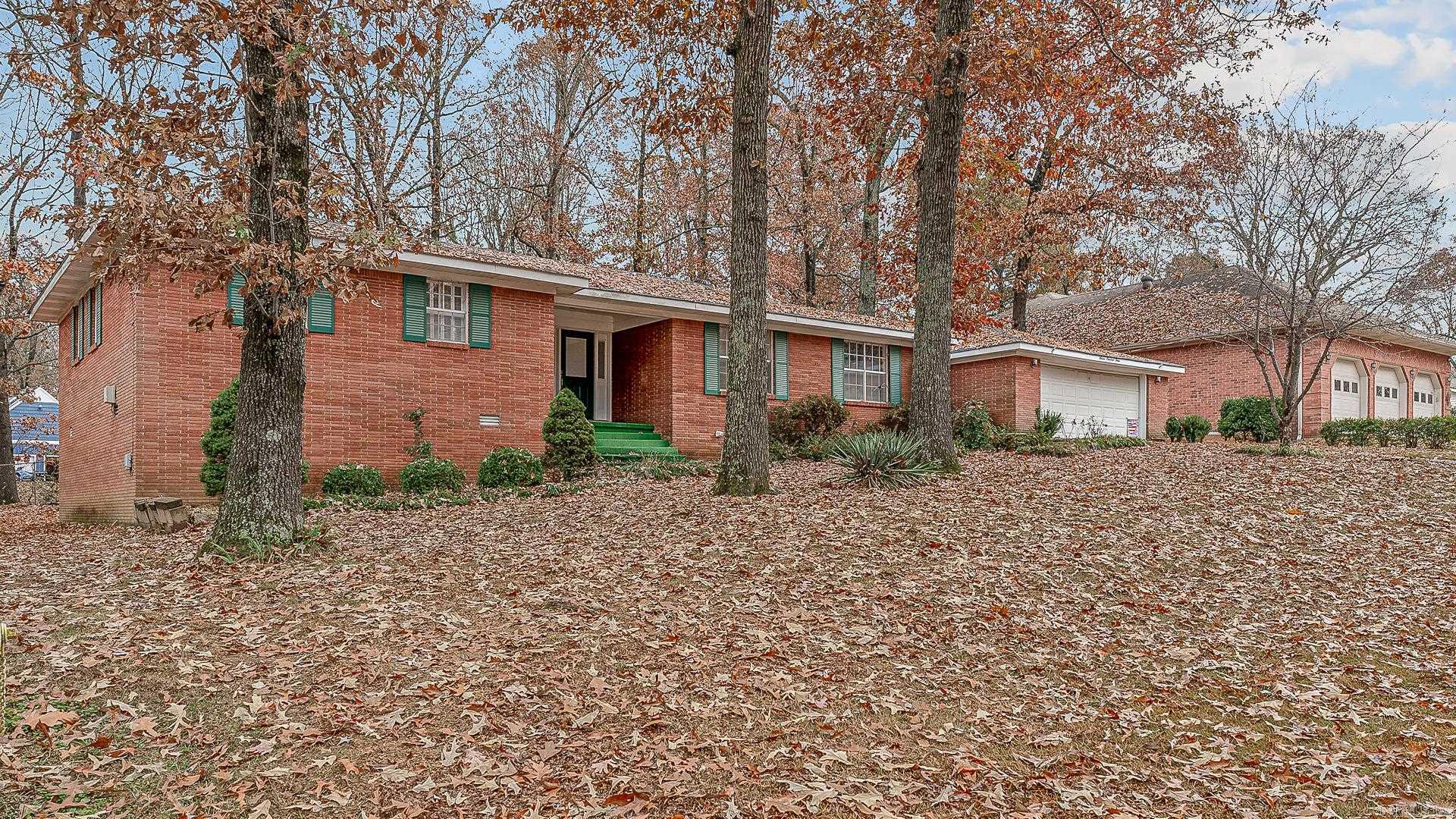 OAK HILLS ESTATES - Residential