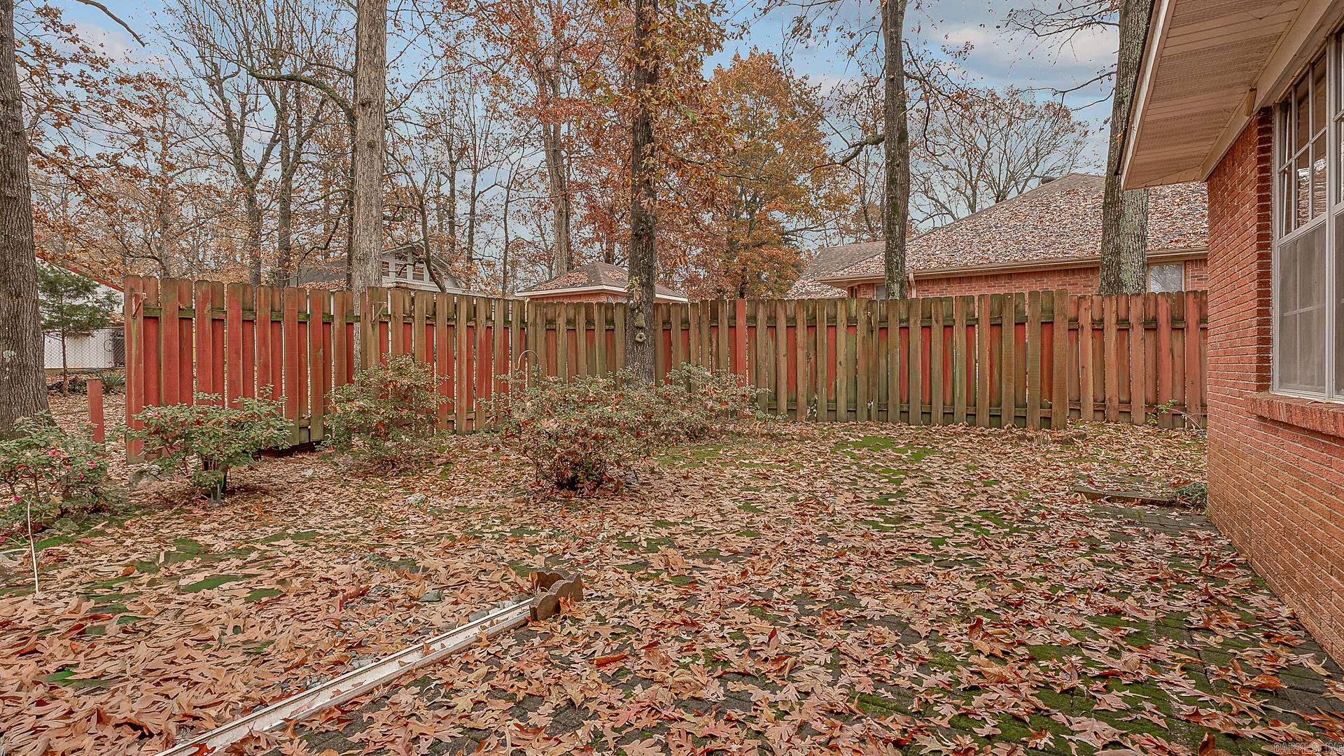 OAK HILLS ESTATES - Residential