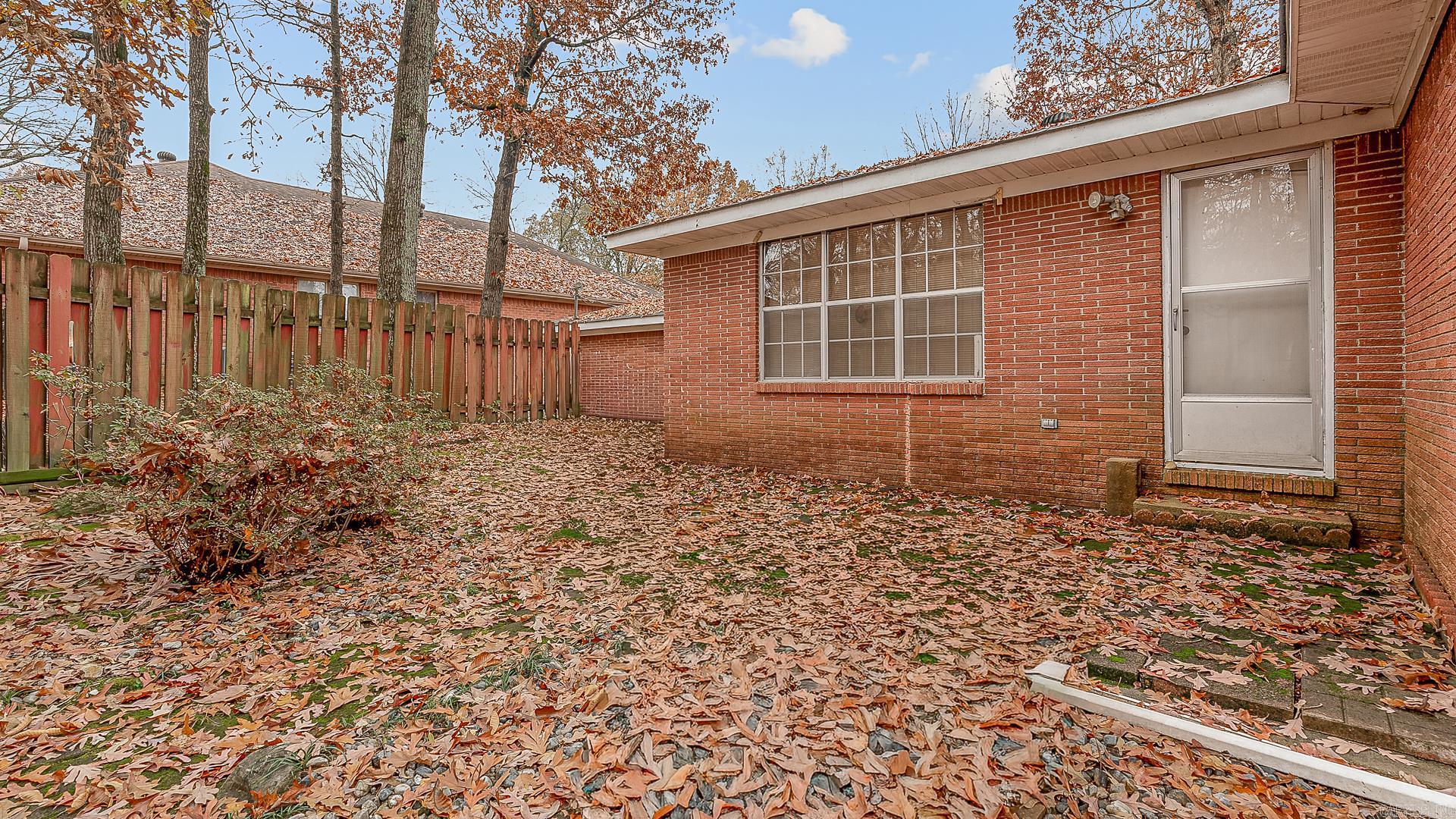 OAK HILLS ESTATES - Residential