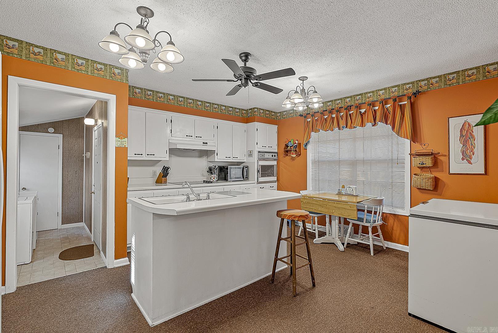 OAK HILLS ESTATES - Residential