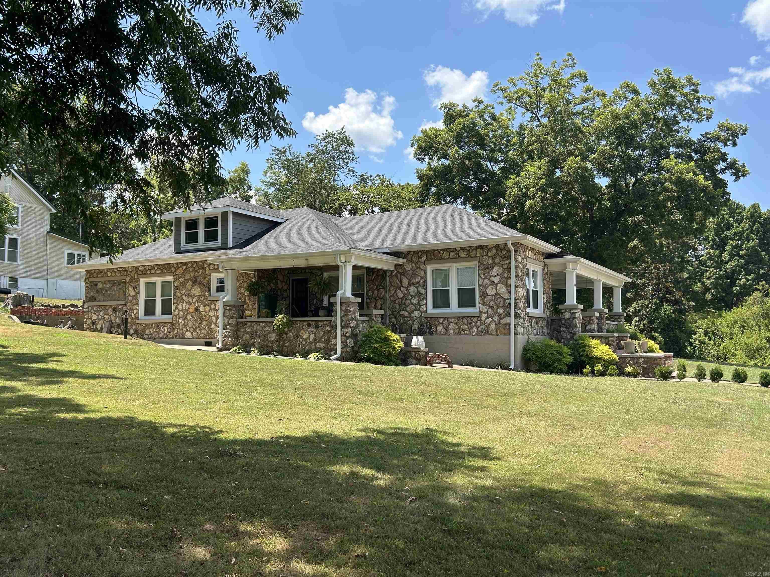 MAMMOTH SPRING ORIGINAL - Residential