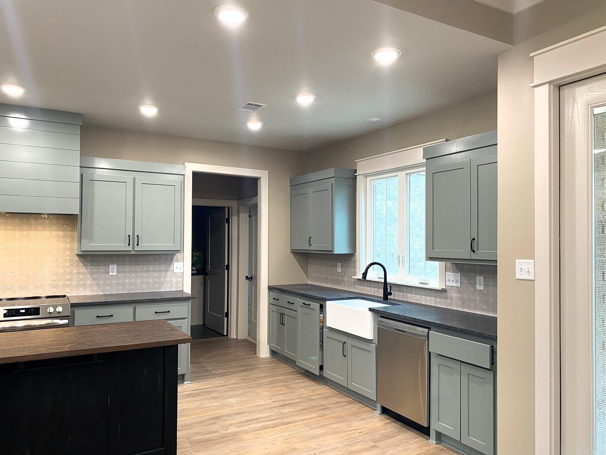 HIDDEN VALLEY ESTATES - Residential