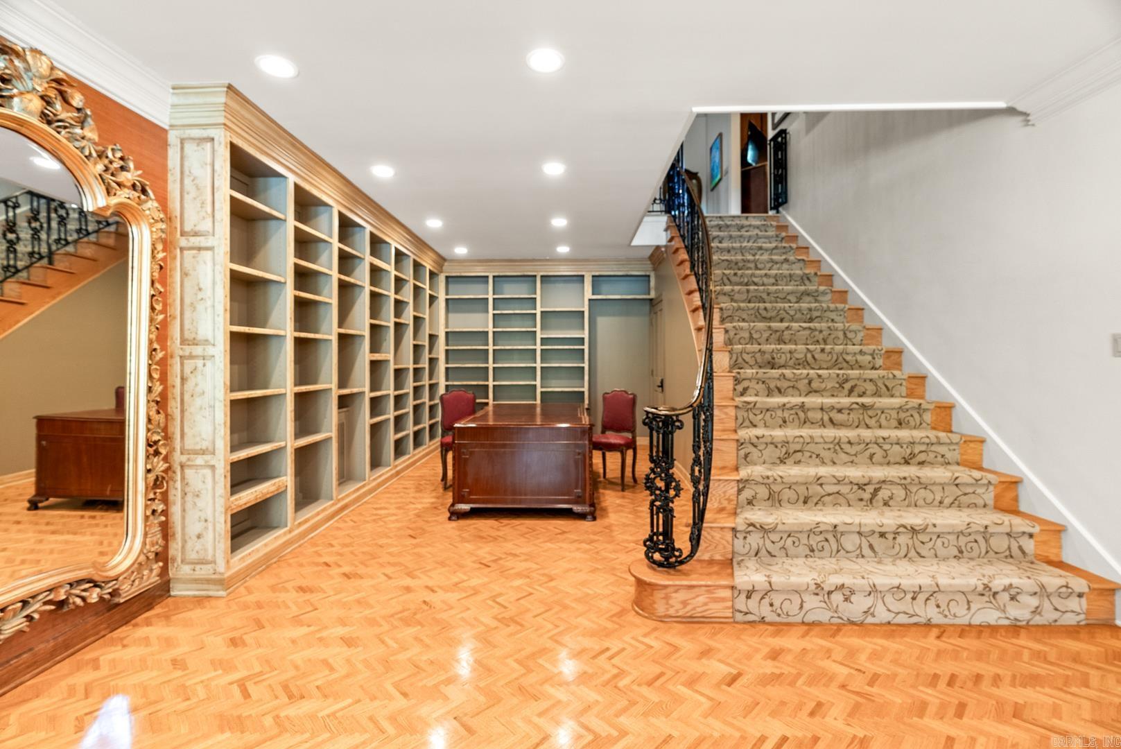 WALKER ELMO - Residential