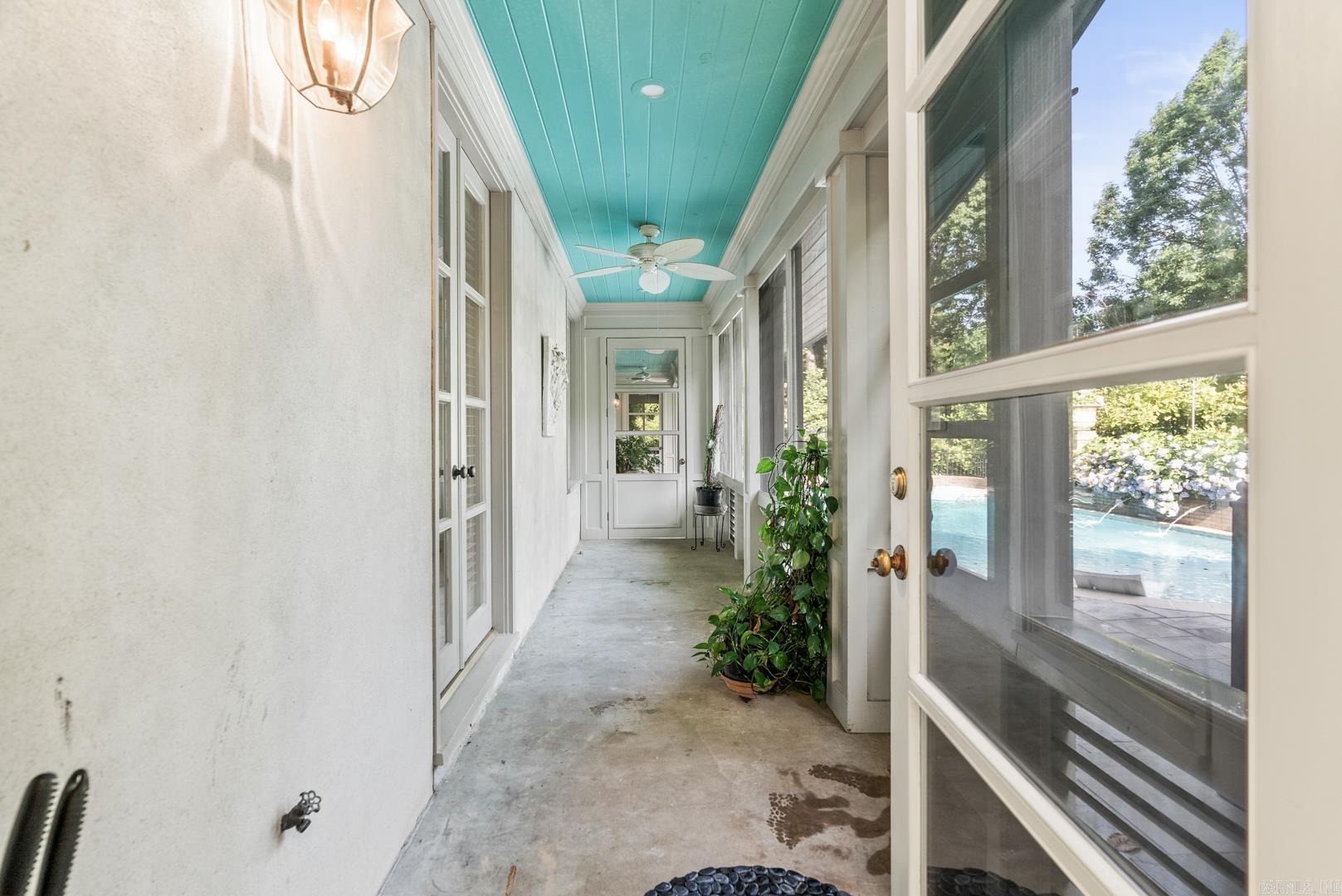 WALKER ELMO - Residential