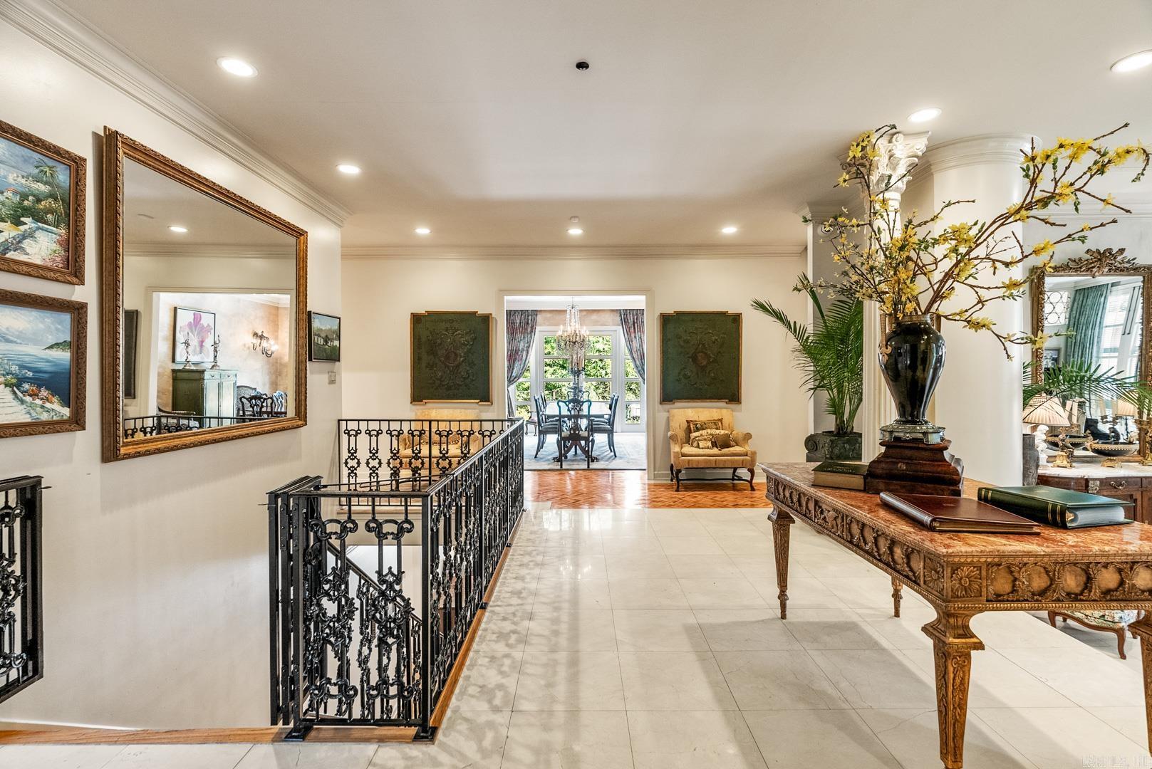 WALKER ELMO - Residential