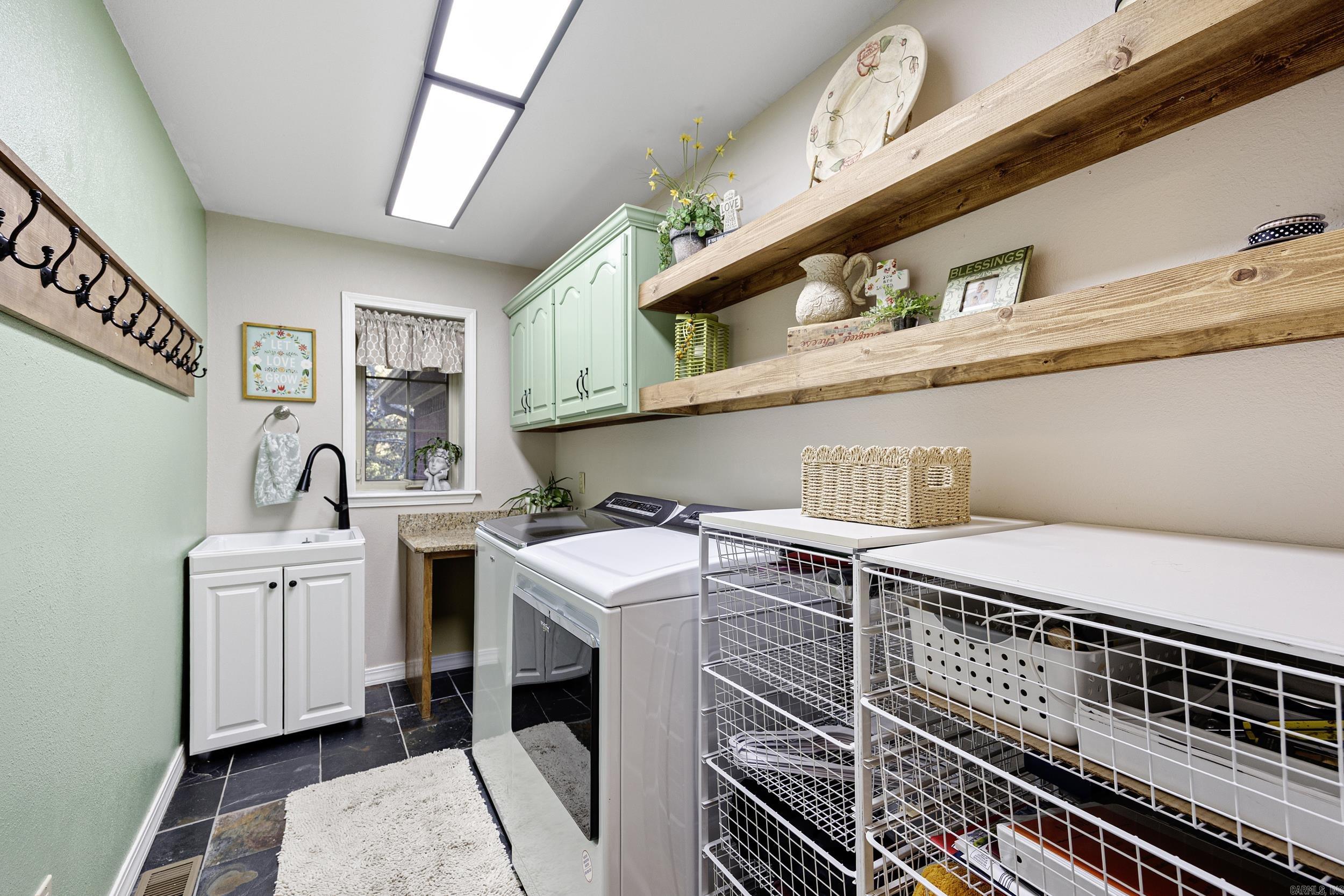 CLIFF & STREAM - Residential