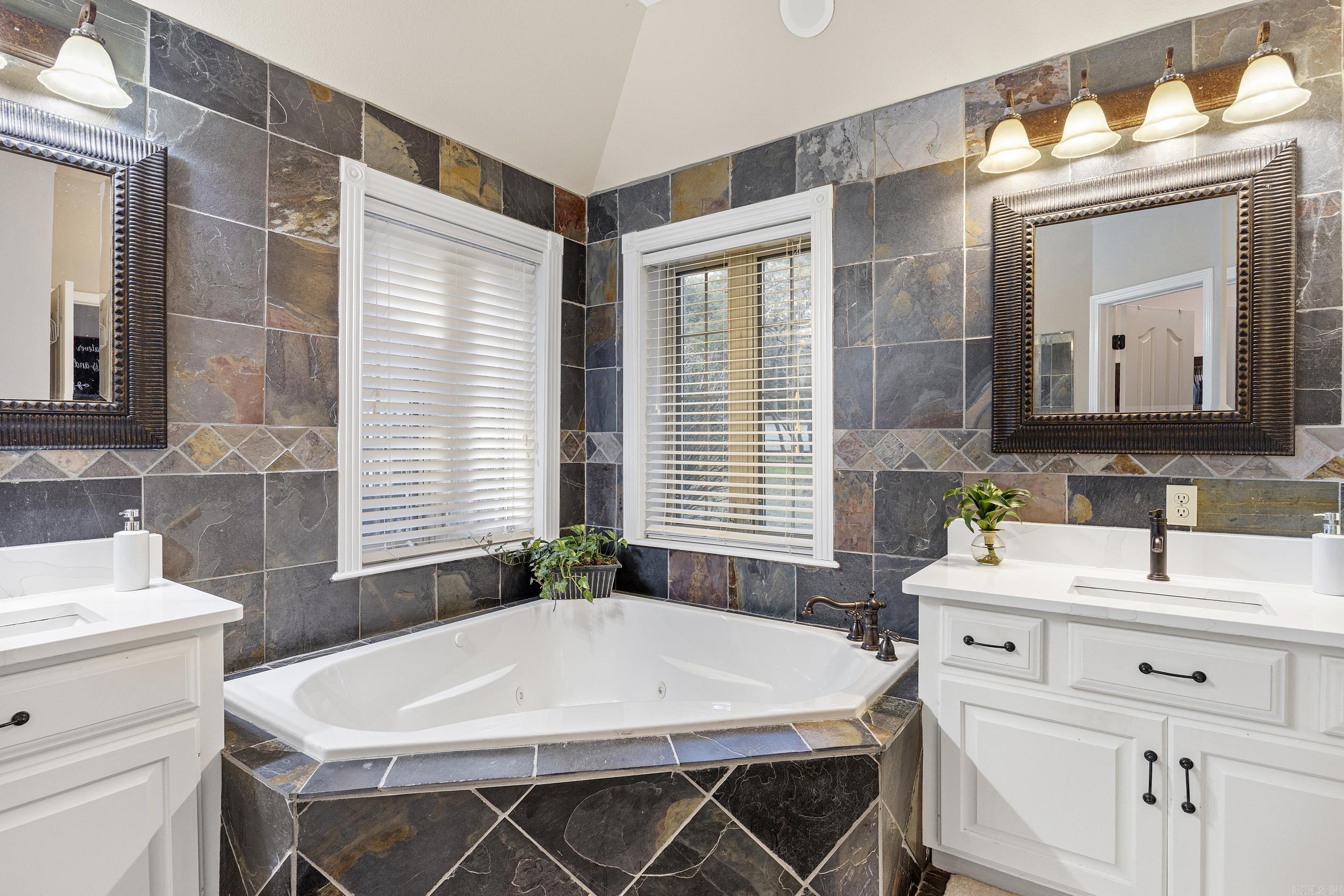 CLIFF & STREAM - Residential