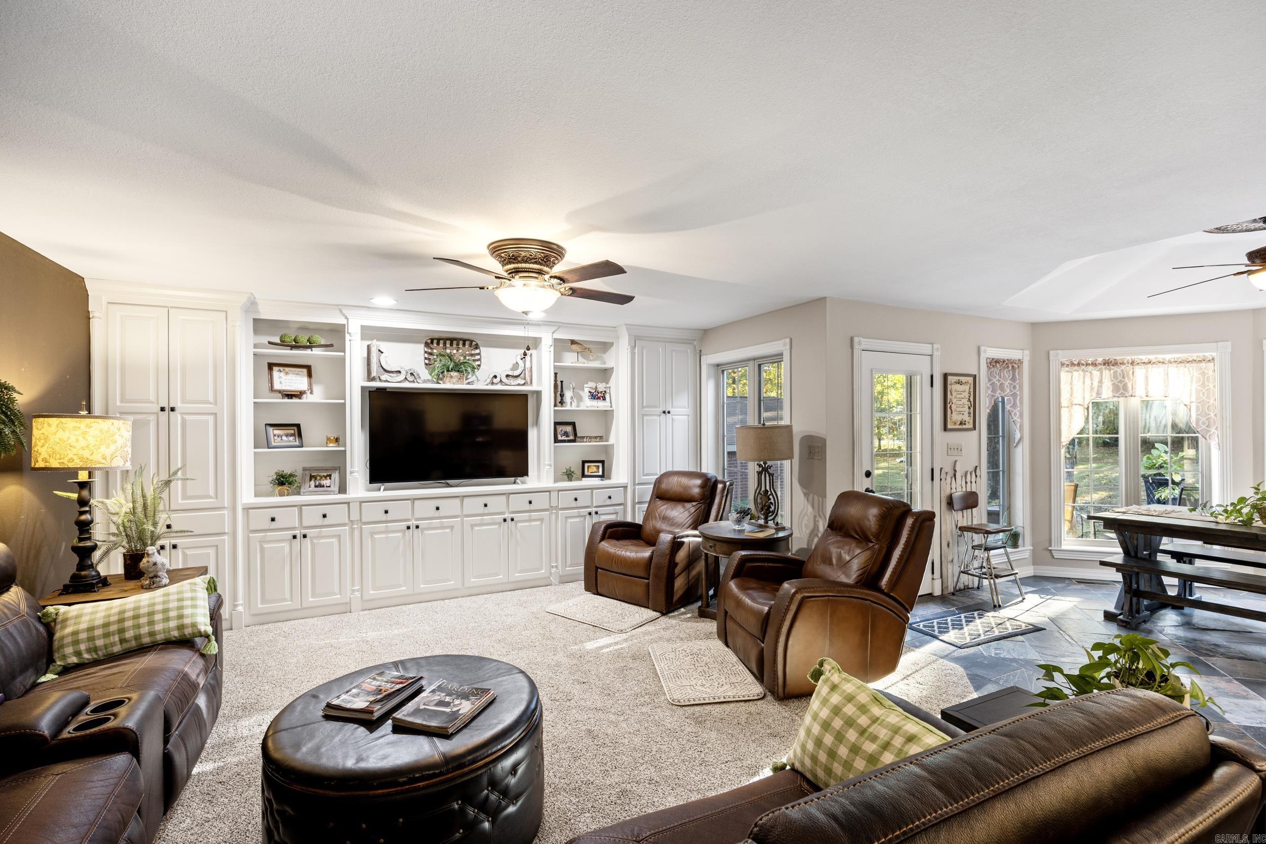 CLIFF & STREAM - Residential