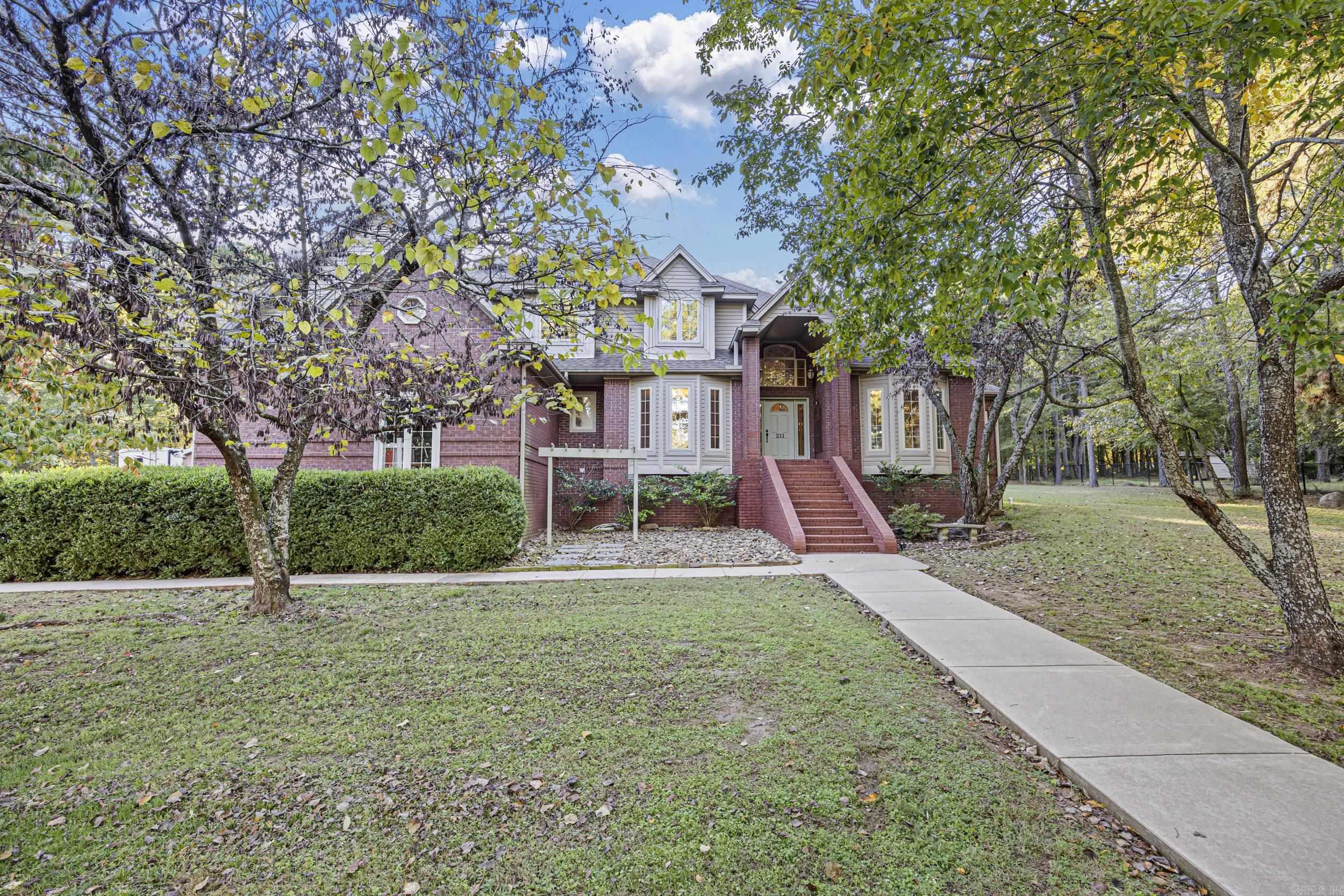 CLIFF & STREAM - Residential