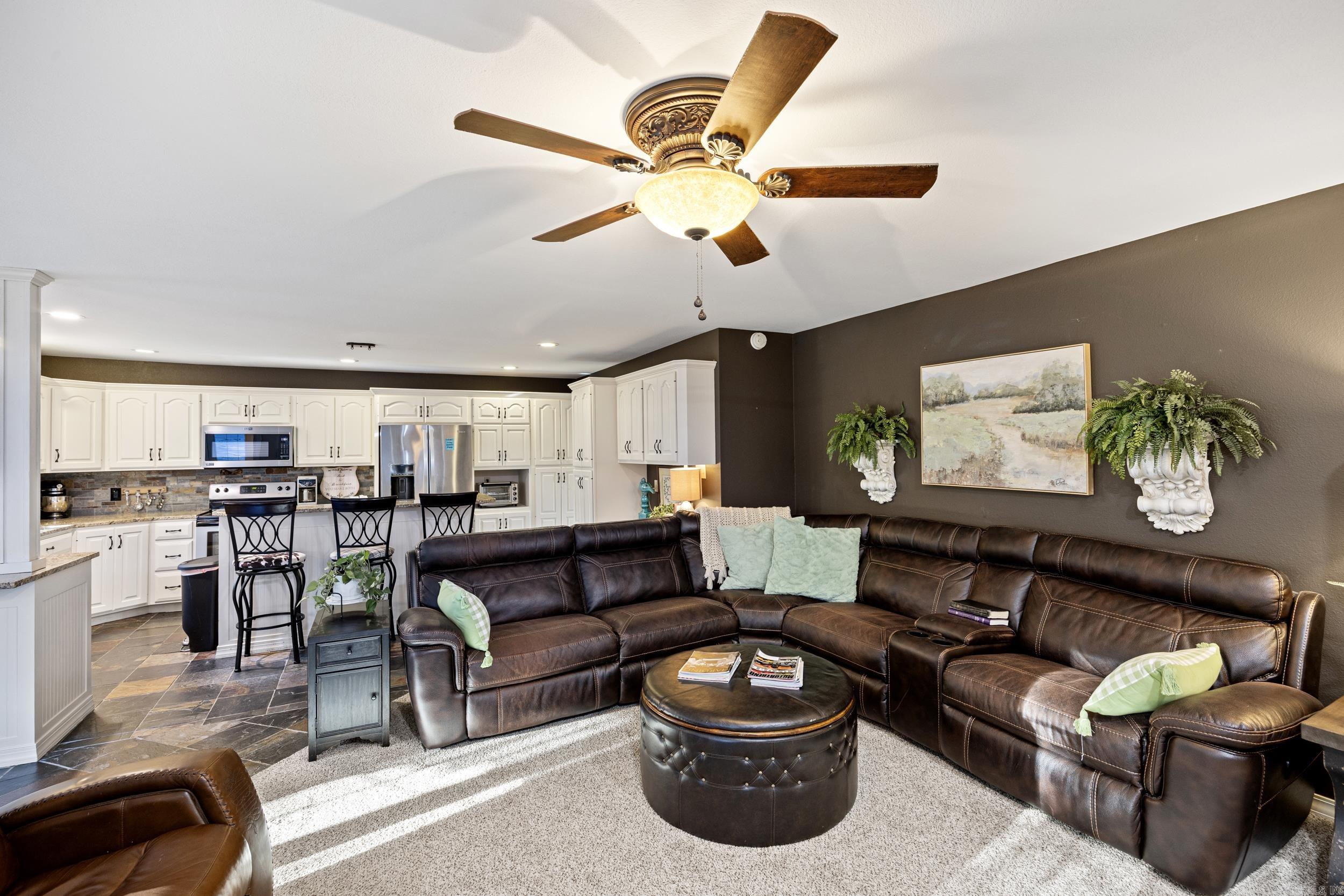 CLIFF & STREAM - Residential