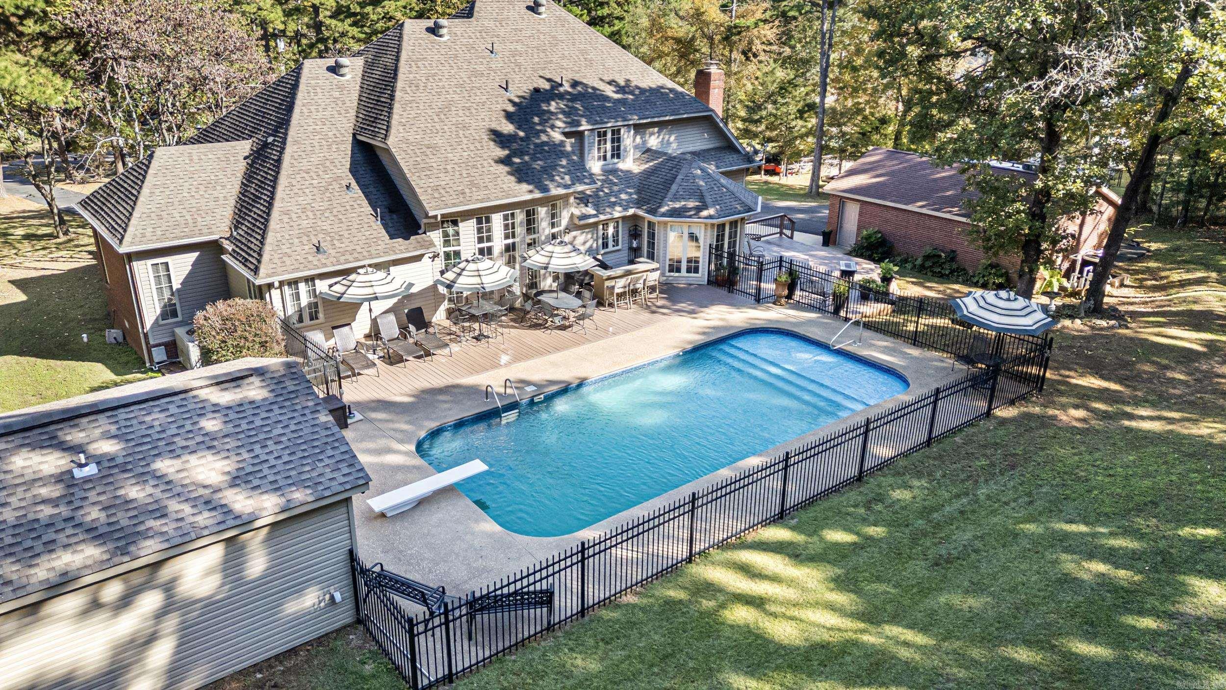 CLIFF & STREAM - Residential