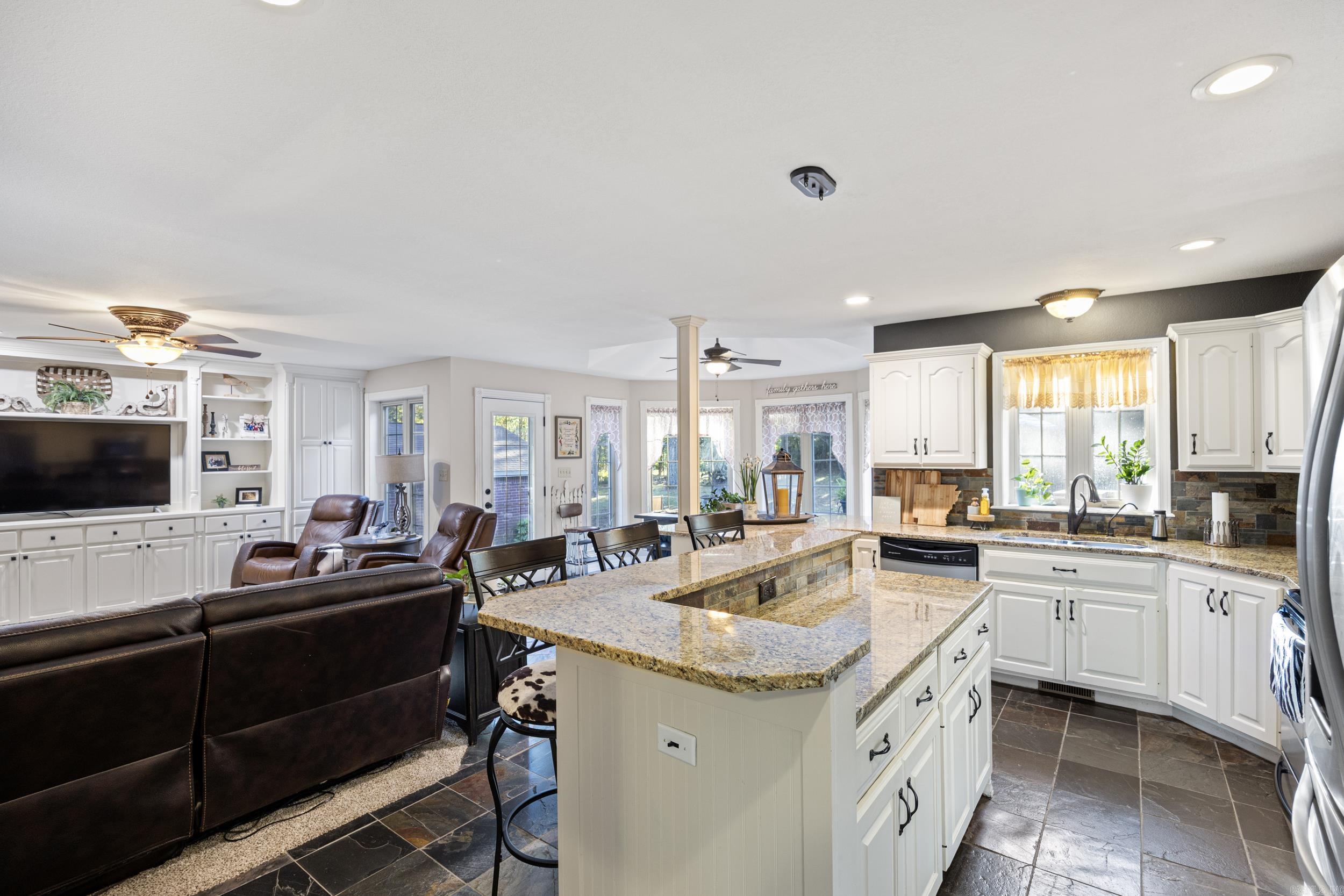 CLIFF & STREAM - Residential