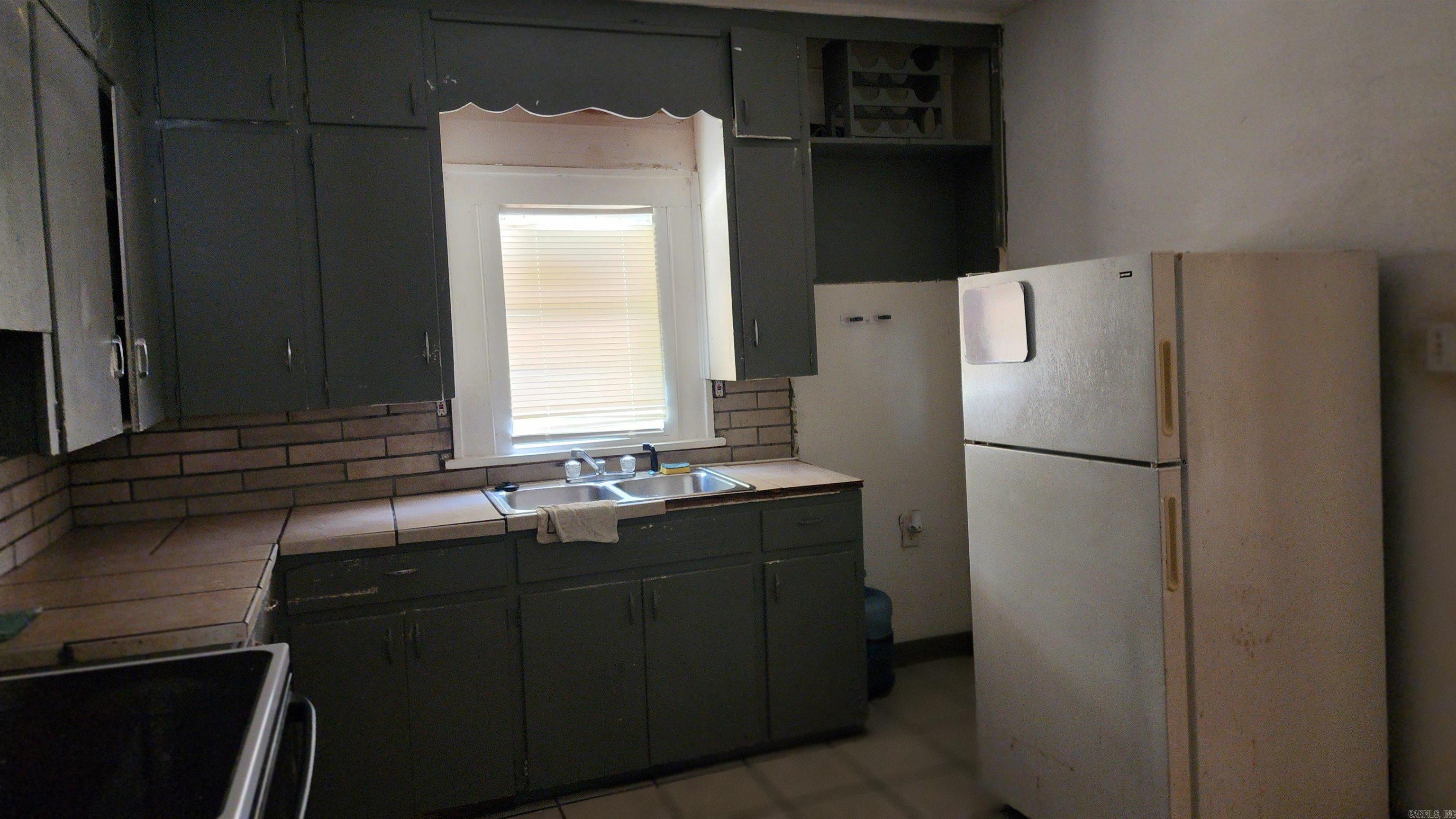 CHESTERFIELD SQUARE - Residential