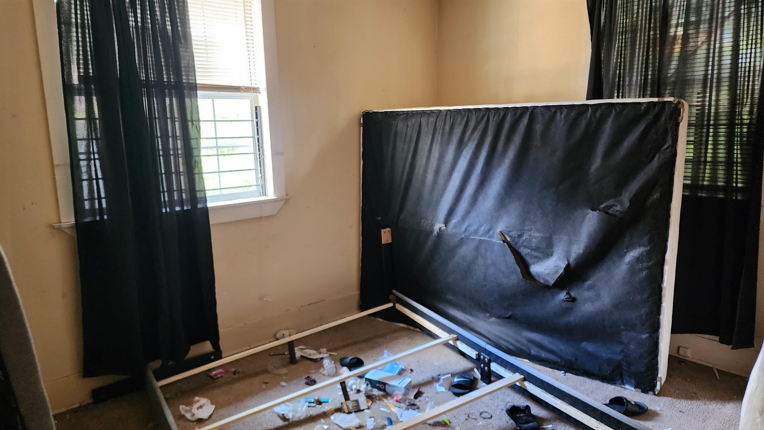 CHESTERFIELD SQUARE - Residential