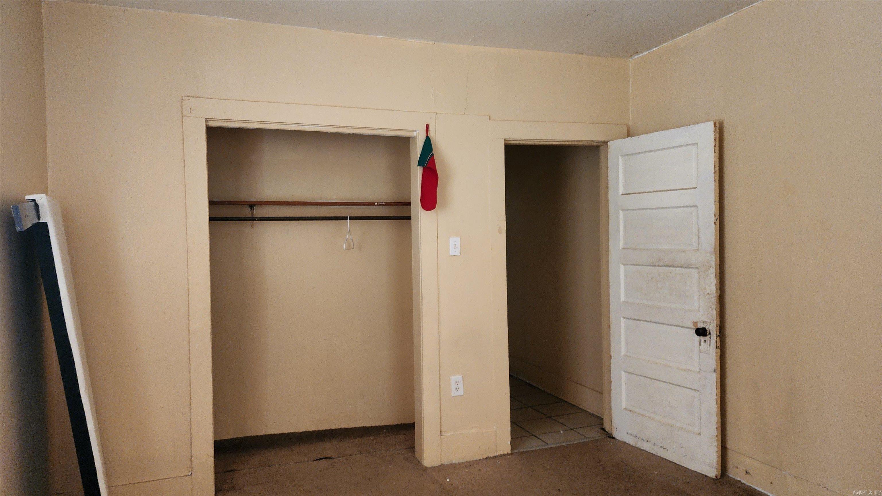 CHESTERFIELD SQUARE - Residential