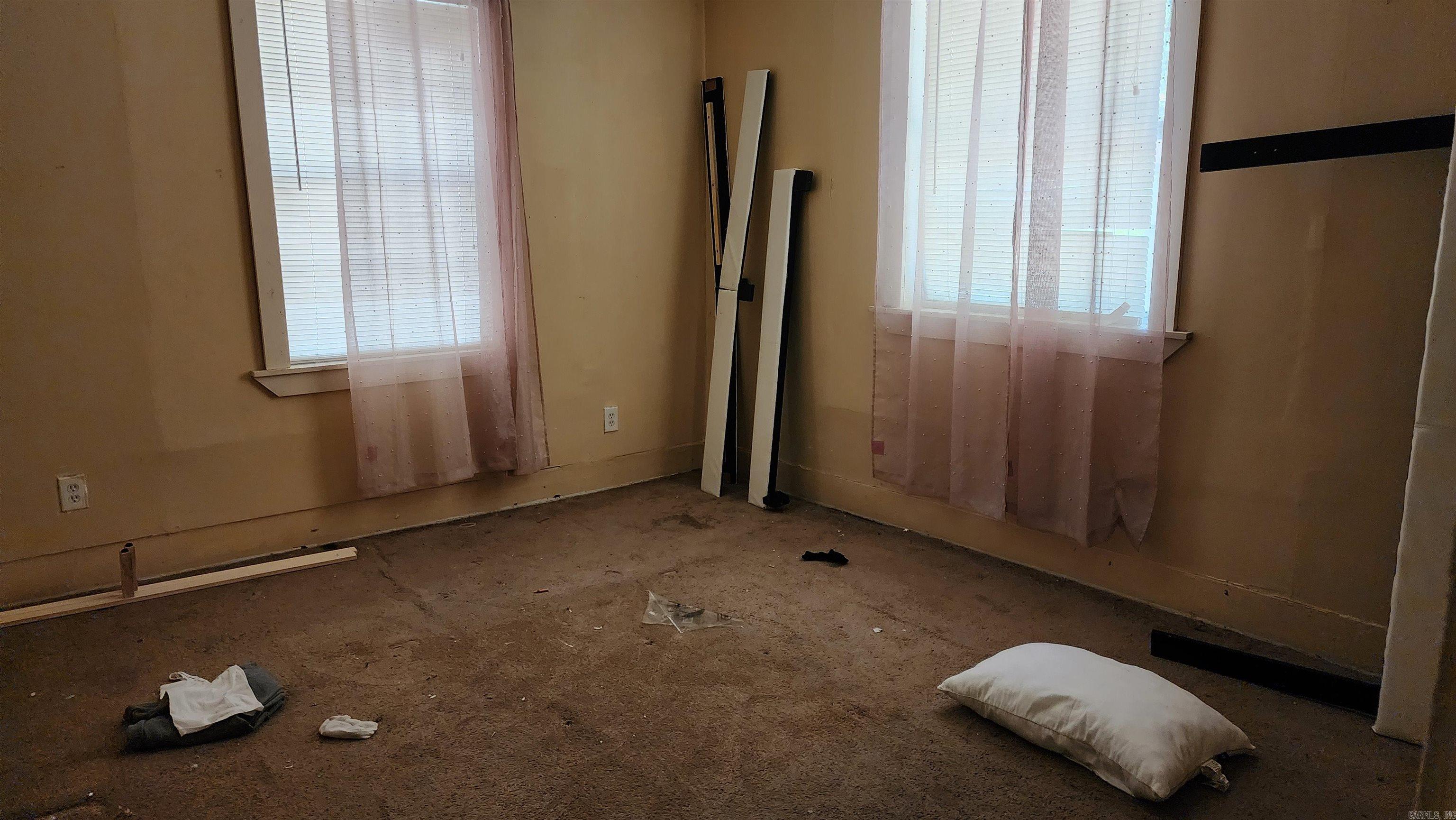 CHESTERFIELD SQUARE - Residential