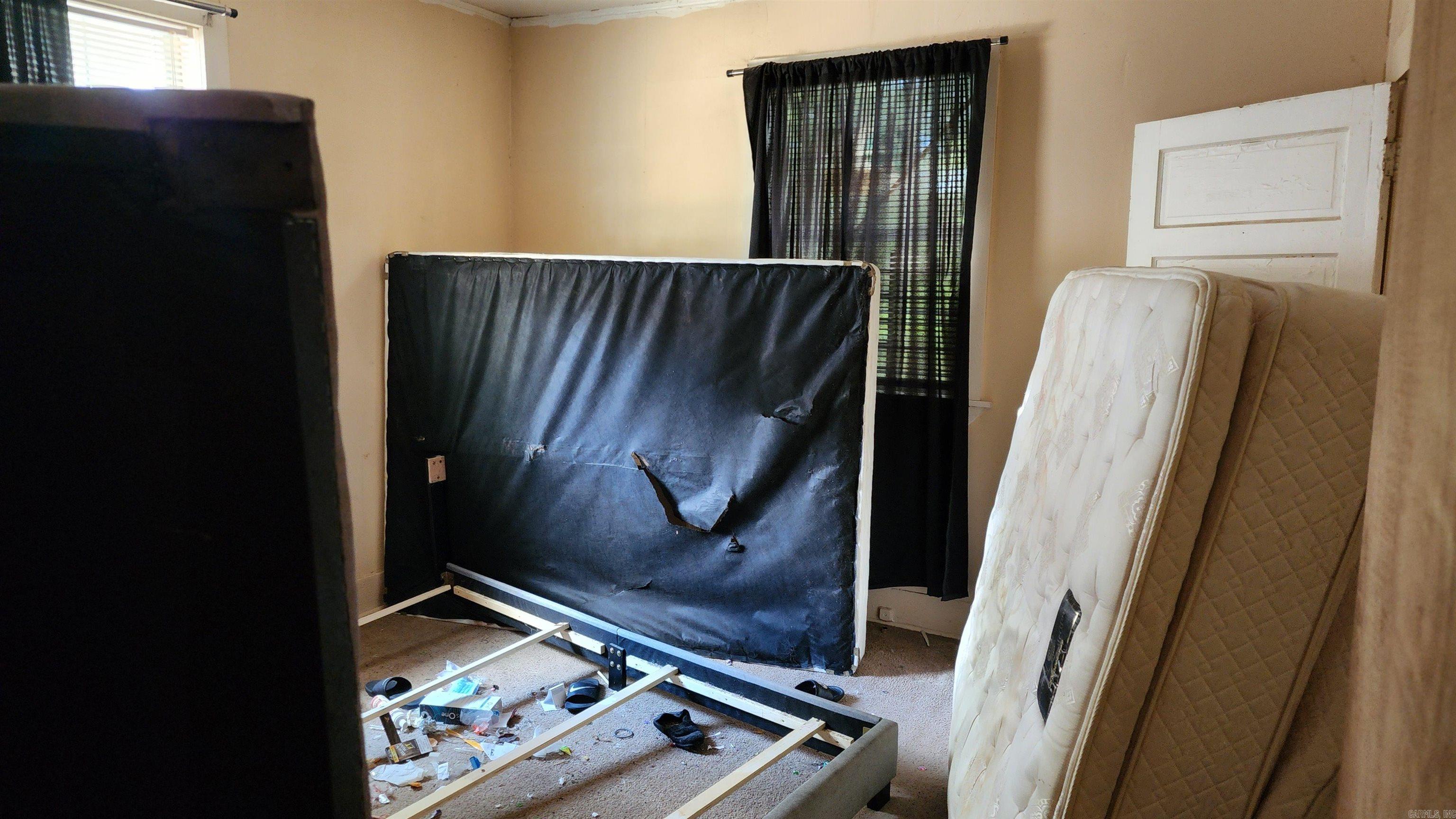 CHESTERFIELD SQUARE - Residential