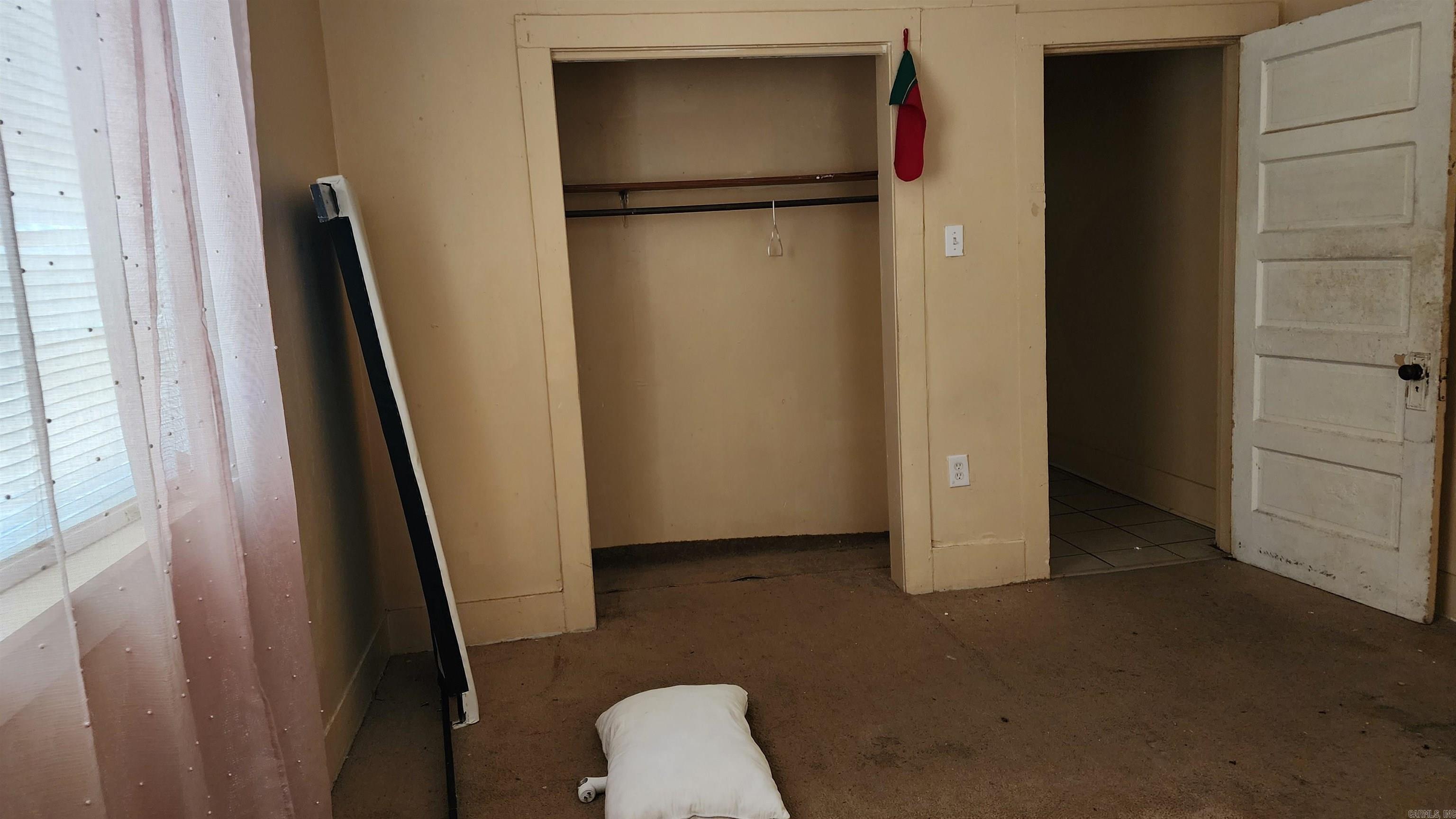 CHESTERFIELD SQUARE - Residential