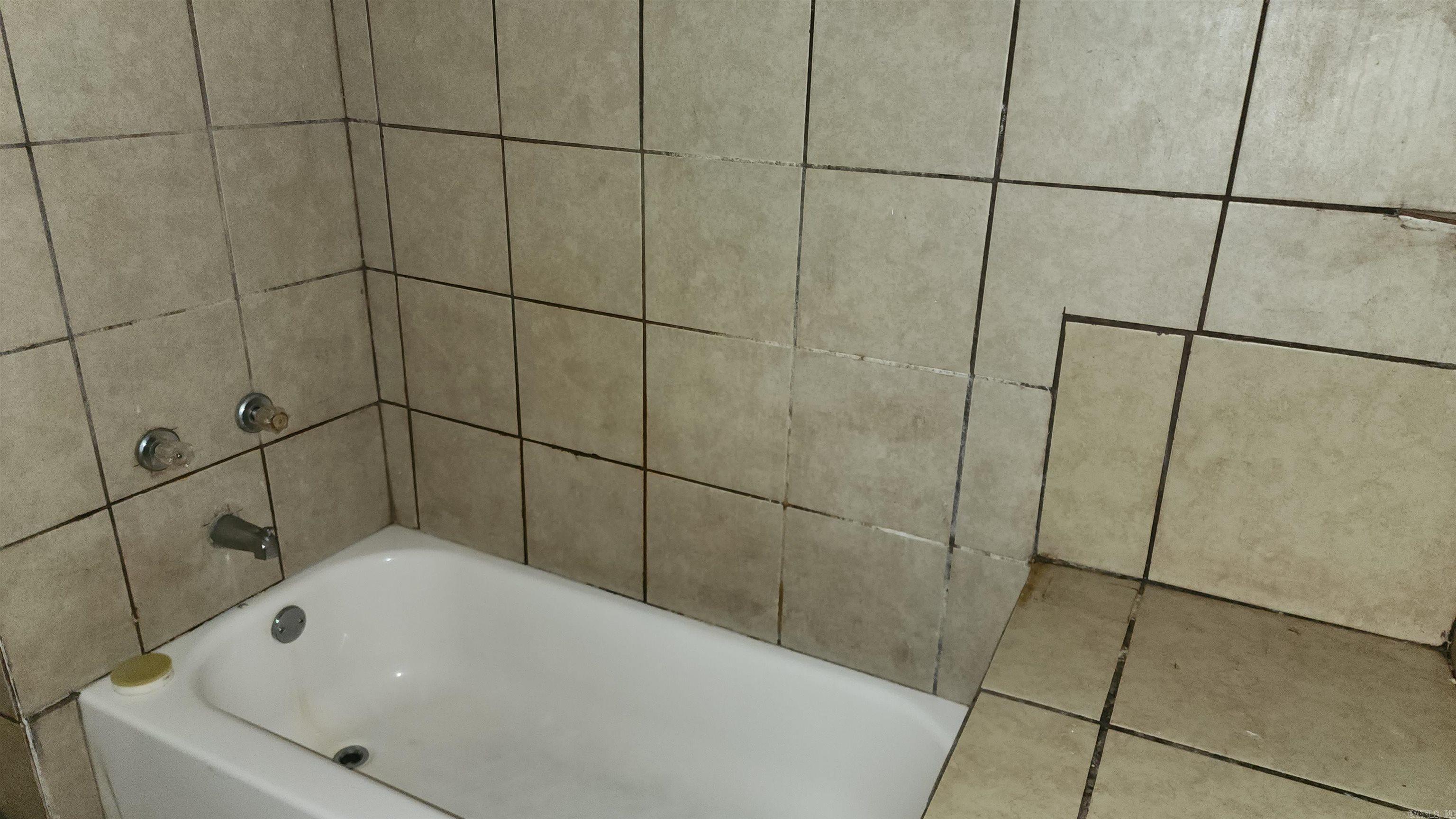 CHESTERFIELD SQUARE - Residential