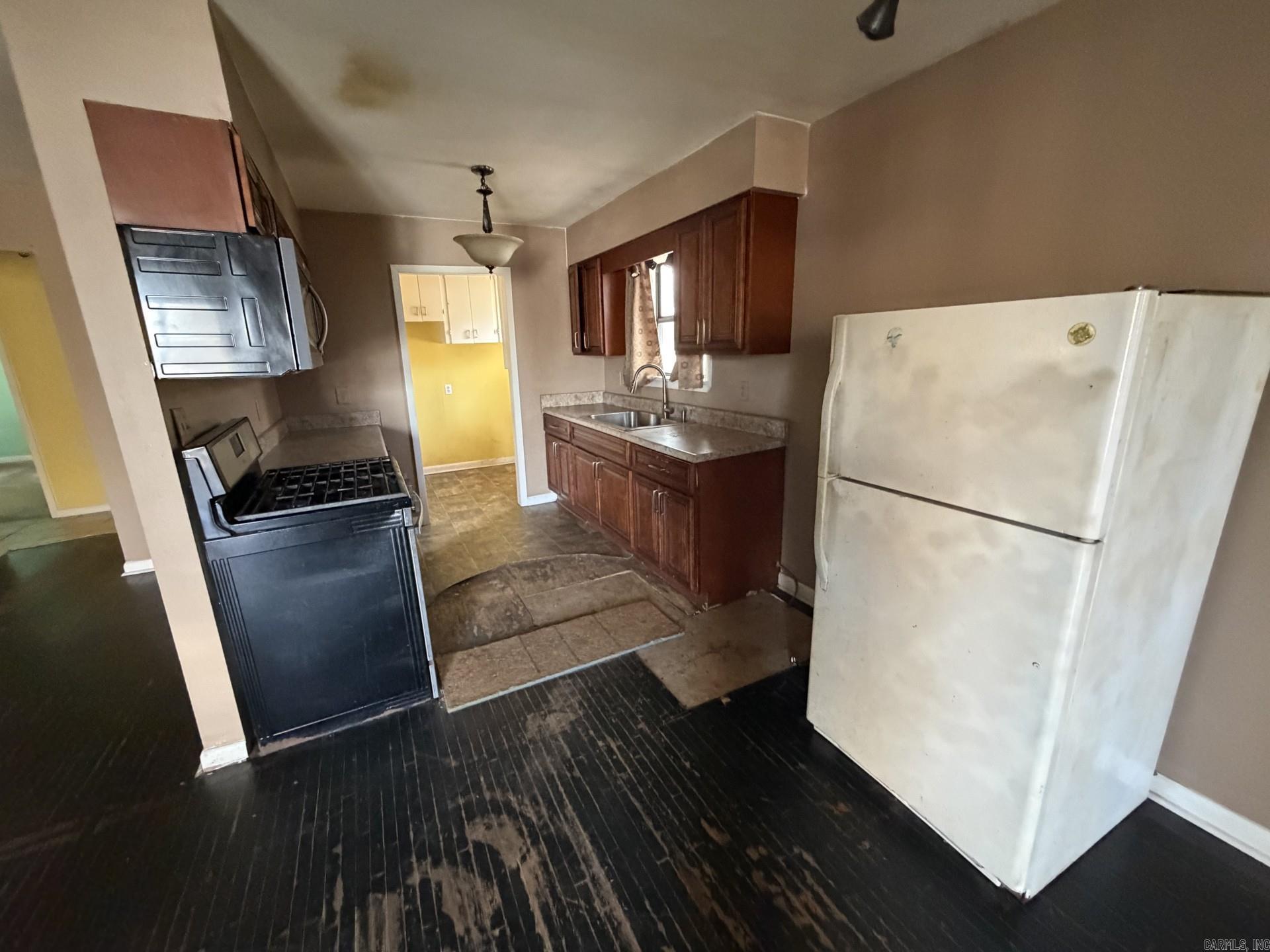 CAMP ACRES - Residential