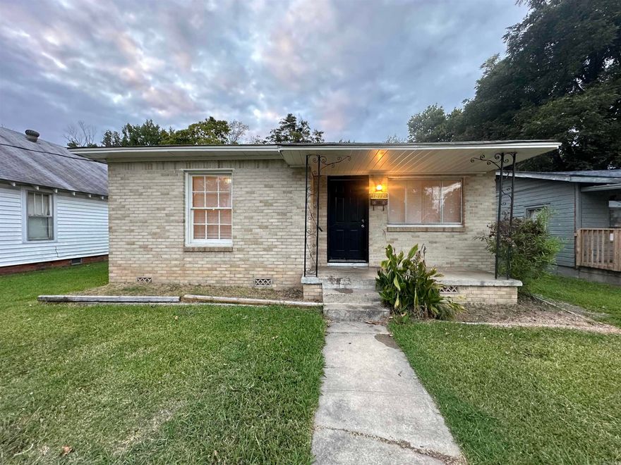 Completely renovated home with resident in place through October 2026 paying $895/month the first year, and $945/month the second year. Home is fully updated with brand new HVAC system (Oct '24).  Our repairs & updates make this a great investment property to maximize cash flow.