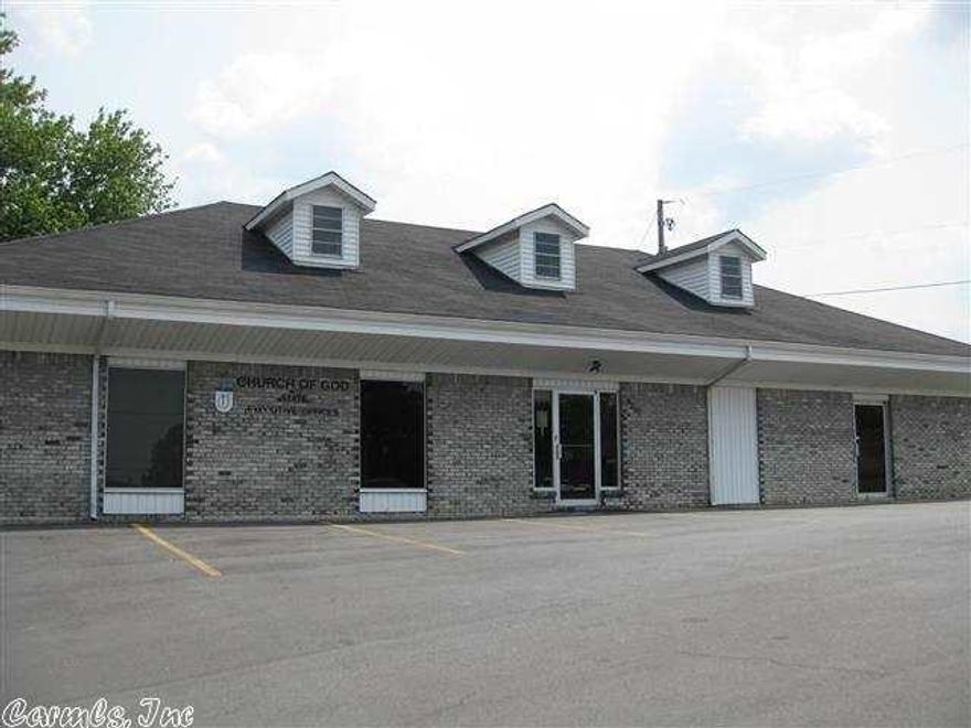 GREAT SPACE BUY!!  Single story office building for sale.  Space includes 7 offices, reception/waiting area, conference room, storage room, 4 restrooms, and a break room area.  Seller says there is unfinished space in the attic that can be converted to add more square footage.  New roof in 2012.  Zoned 0-3.  Possible uses include general offices,  medical or dental office, lab, funeral home, and fire station.
