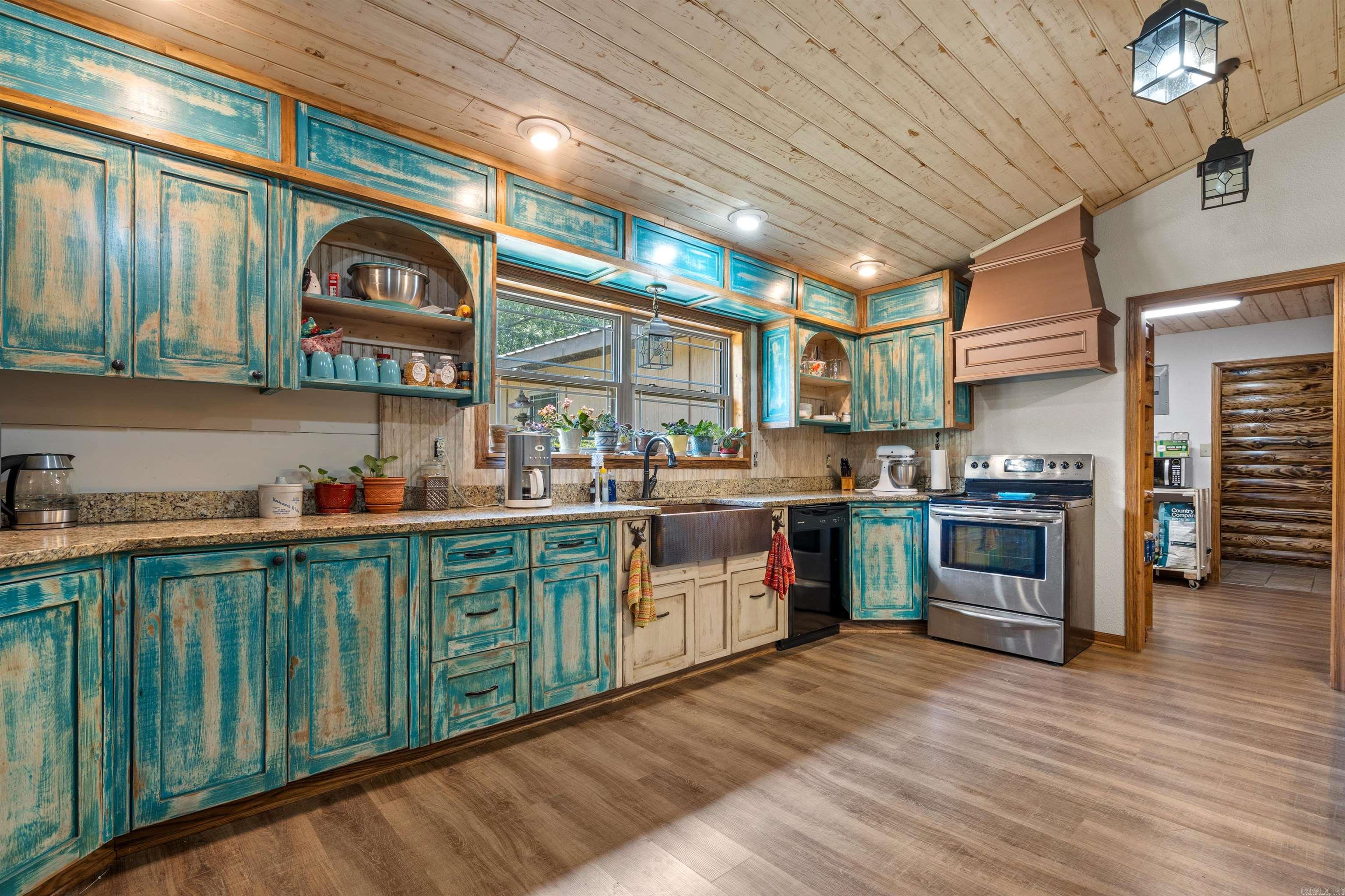 Metes & Bounds - Commercial Sale