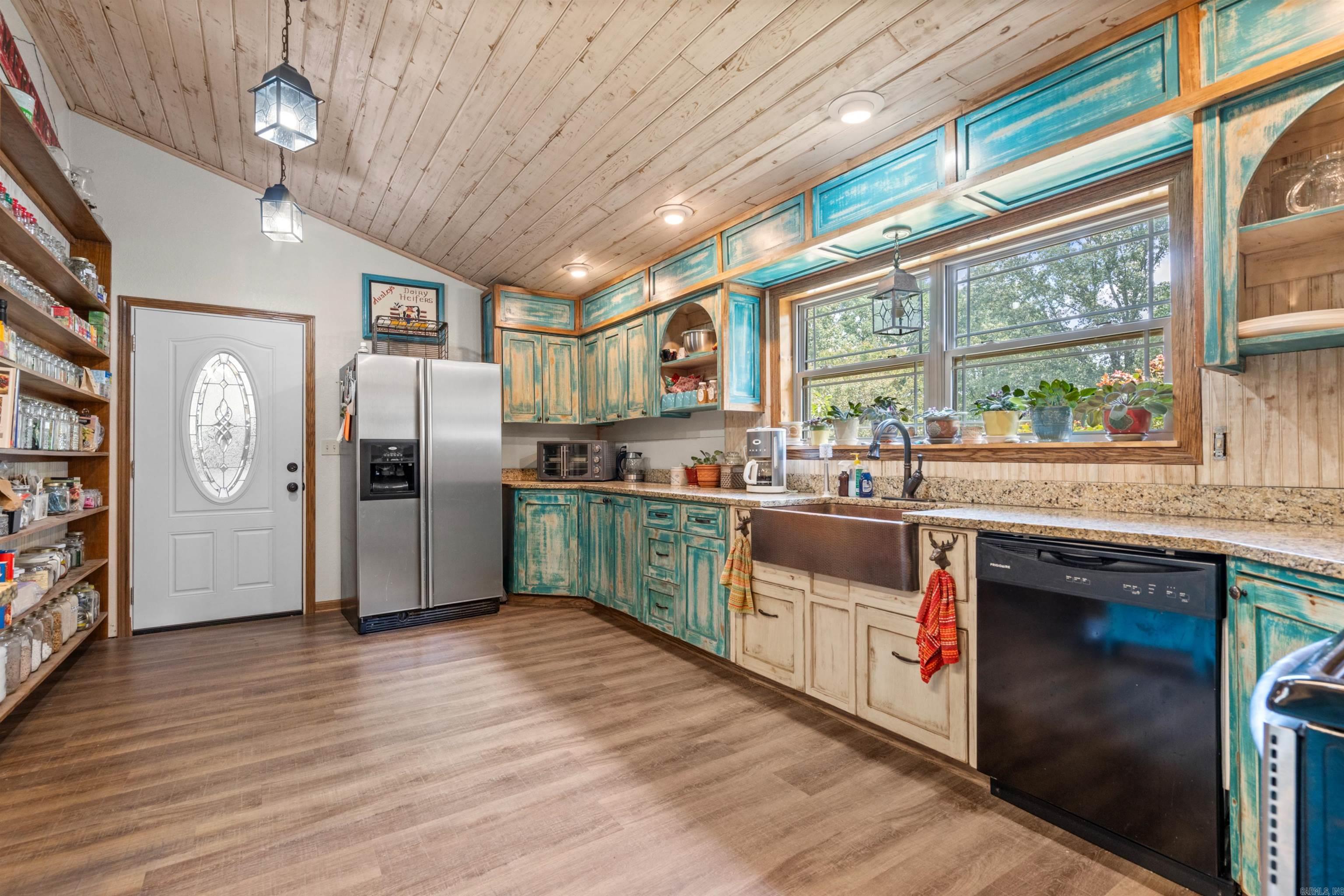 Metes & Bounds - Commercial Sale