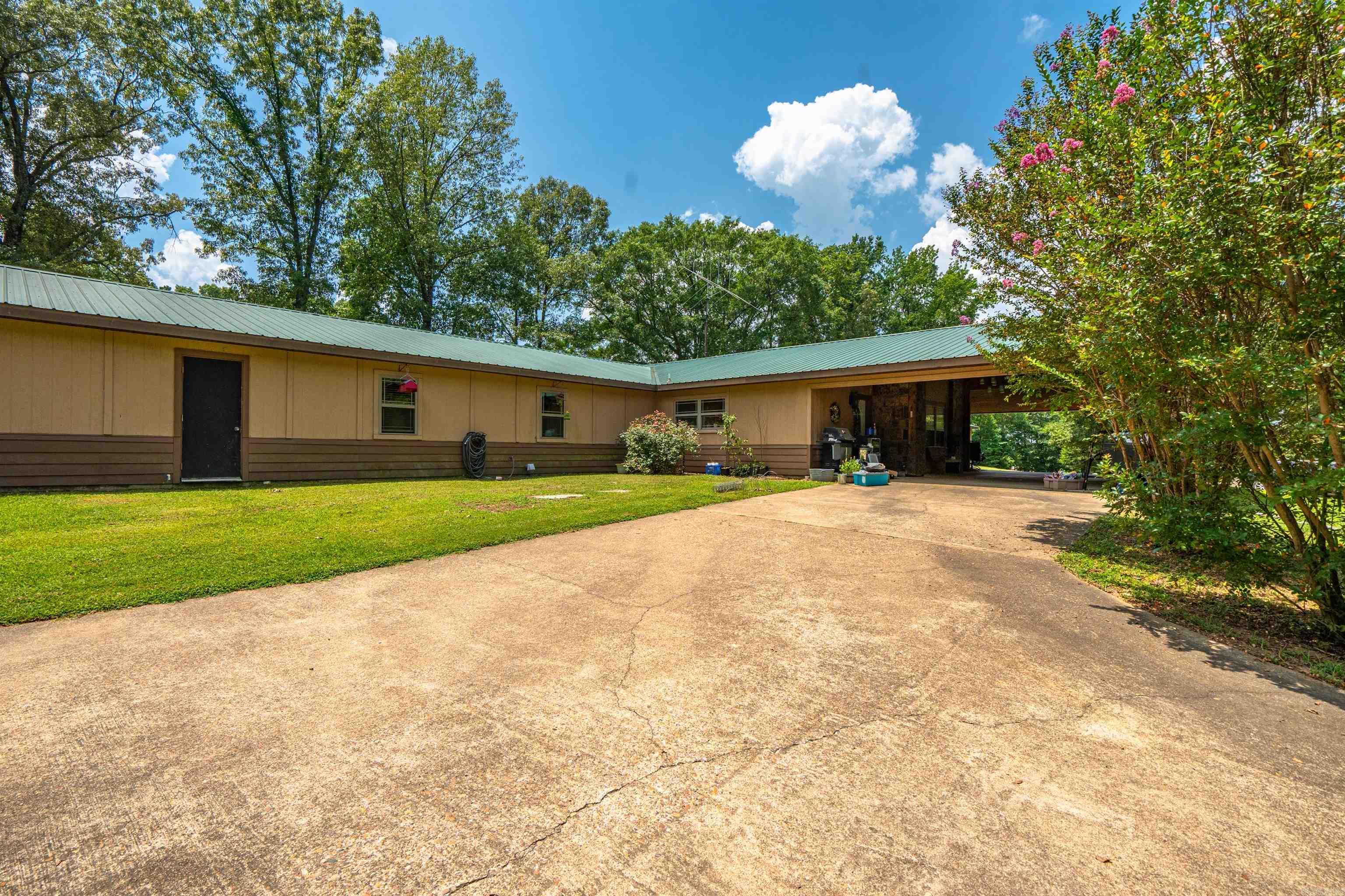 Metes & Bounds - Commercial Sale