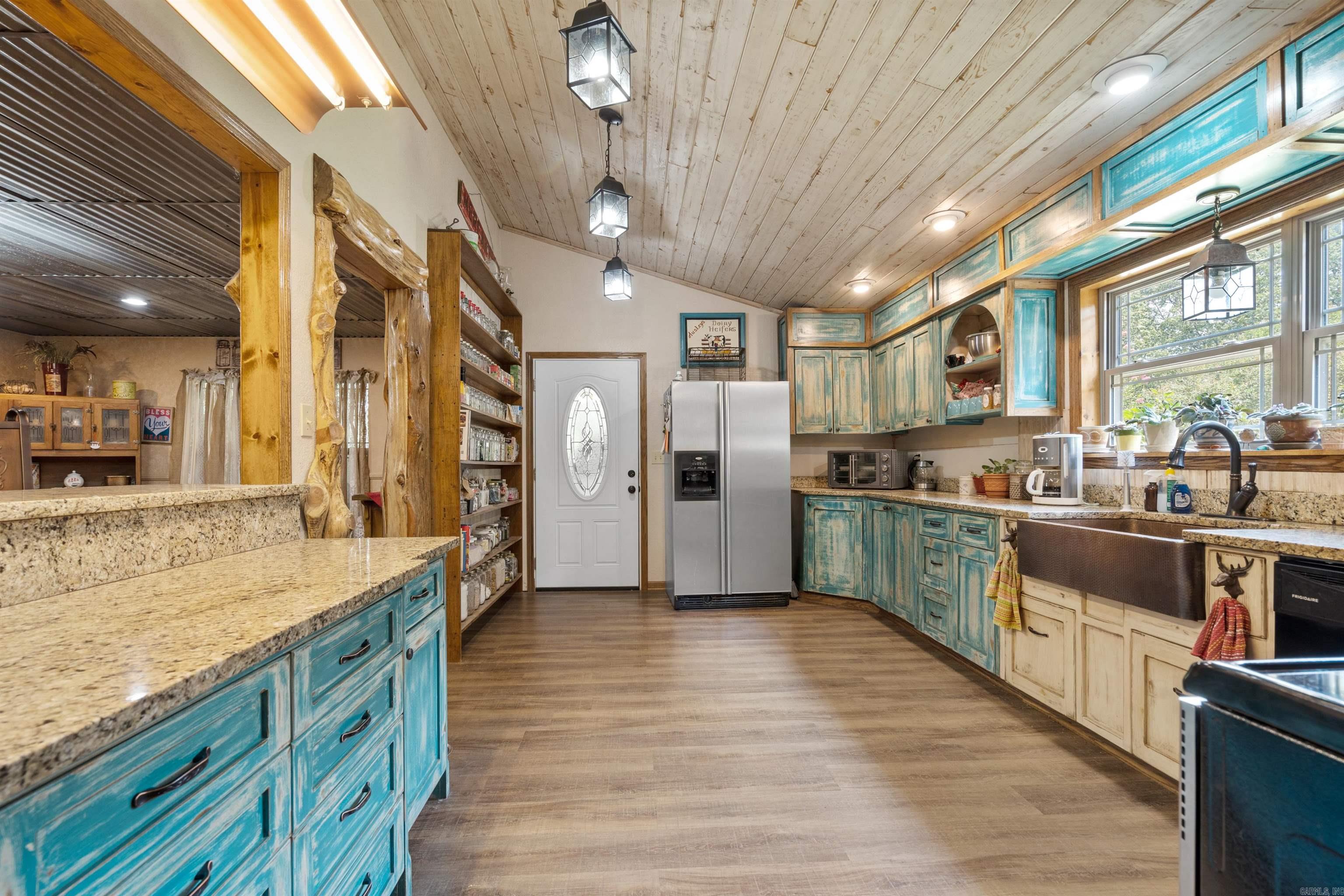 Metes & Bounds - Commercial Sale