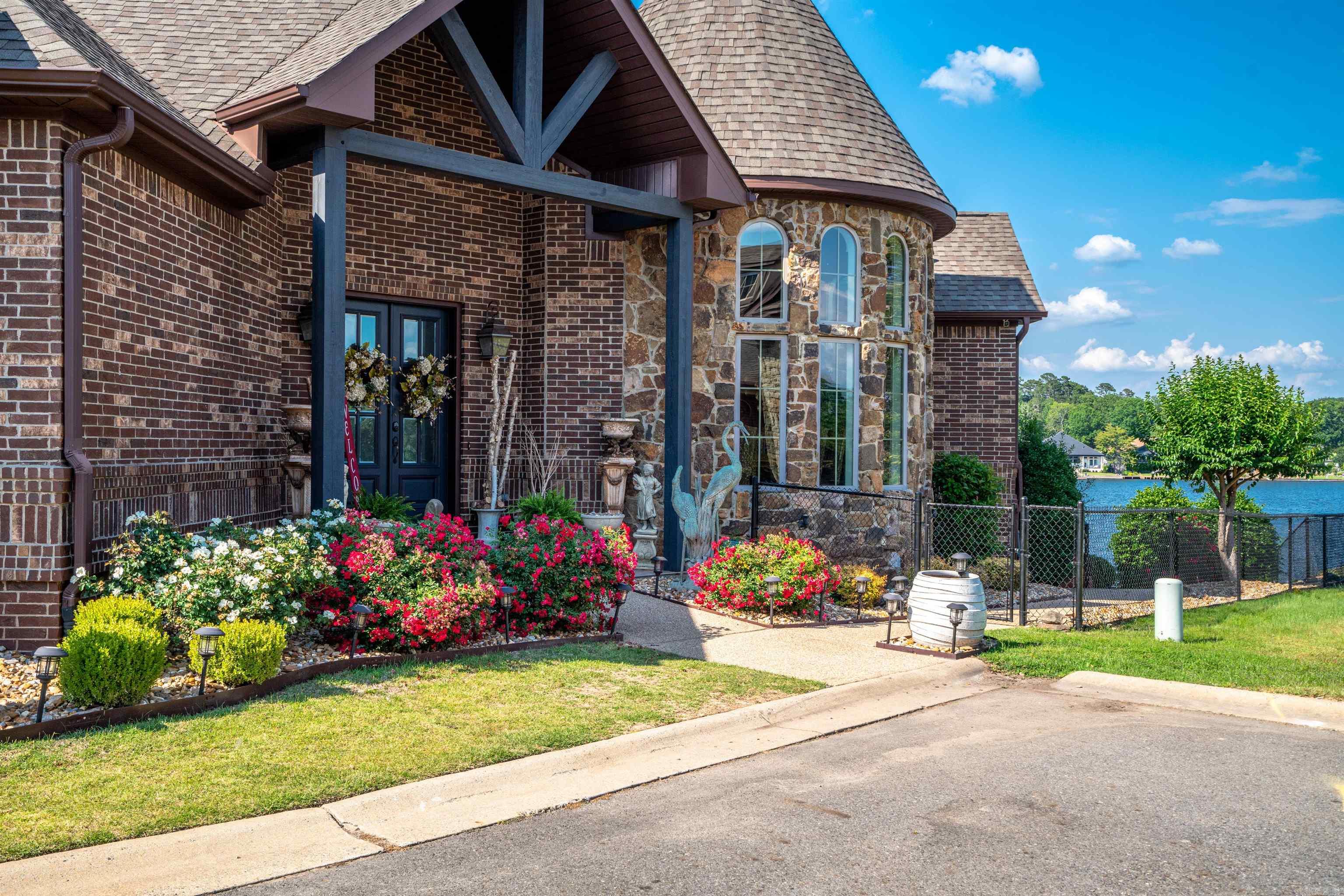 Sparling Point - Residential