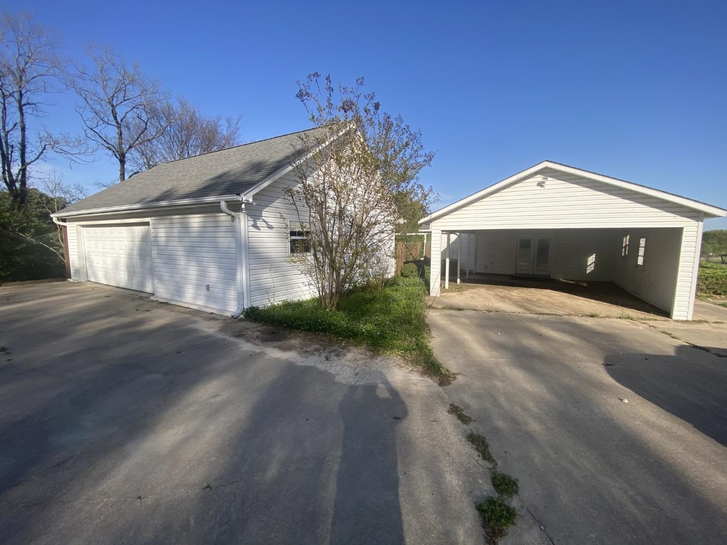 Country Lake Estates - Residential