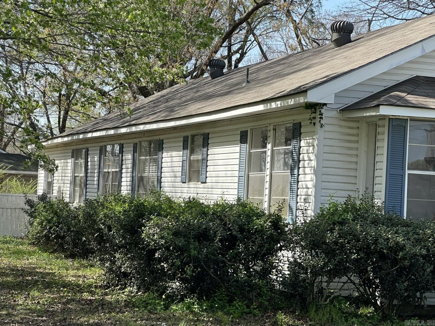 MCGAHHEY/LESLIES - Residential