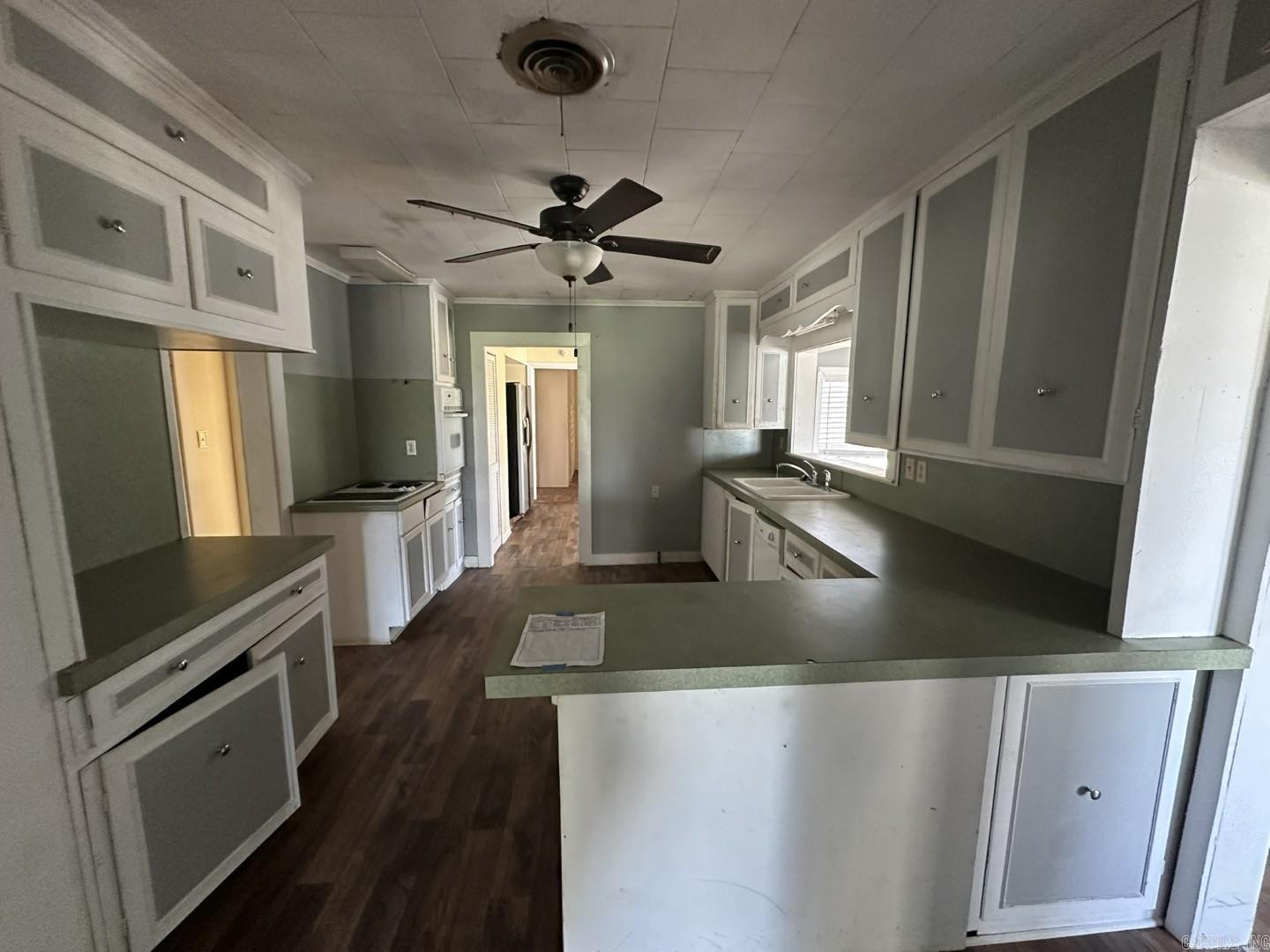 MCGAHHEY/LESLIES - Residential