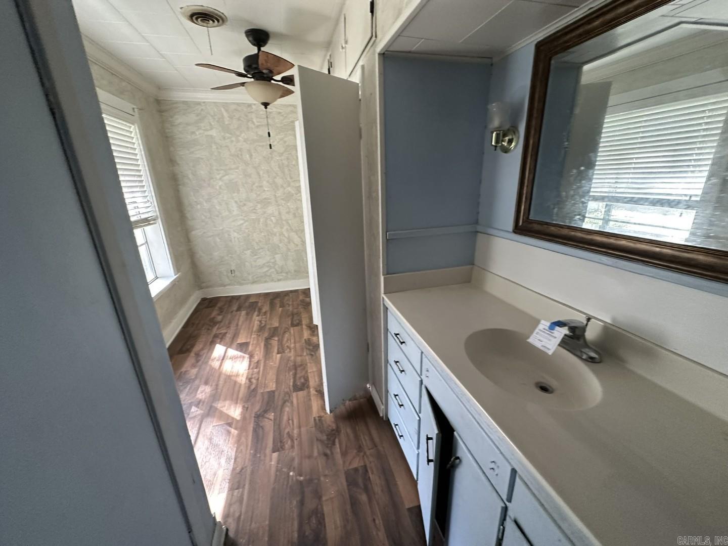 MCGAHHEY/LESLIES - Residential