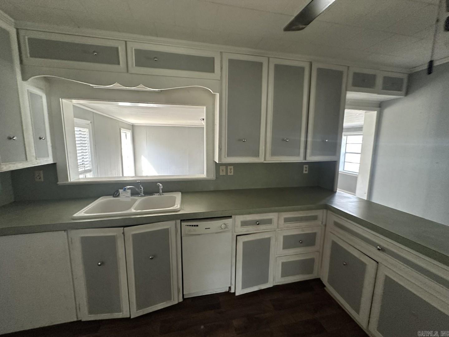 MCGAHHEY/LESLIES - Residential