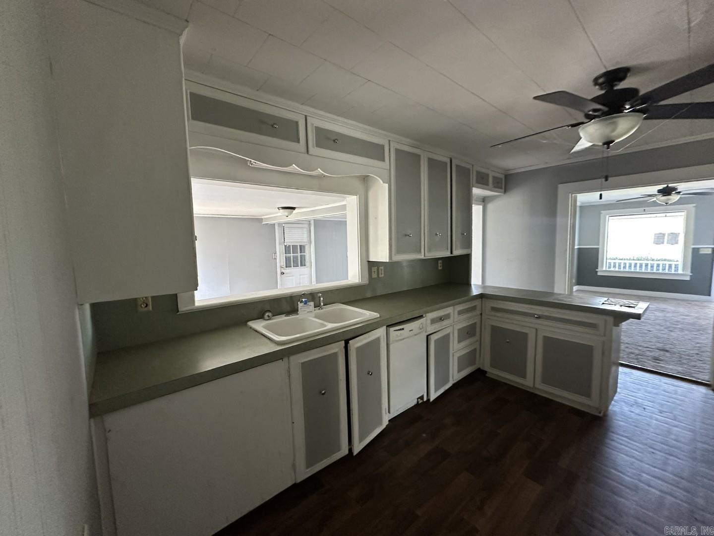 MCGAHHEY/LESLIES - Residential