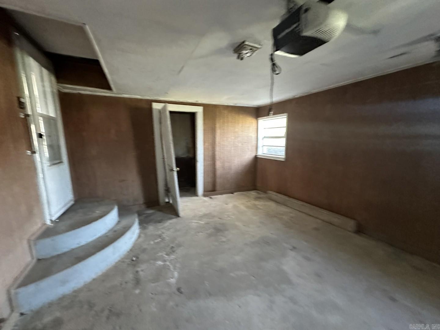 MCGAHHEY/LESLIES - Residential