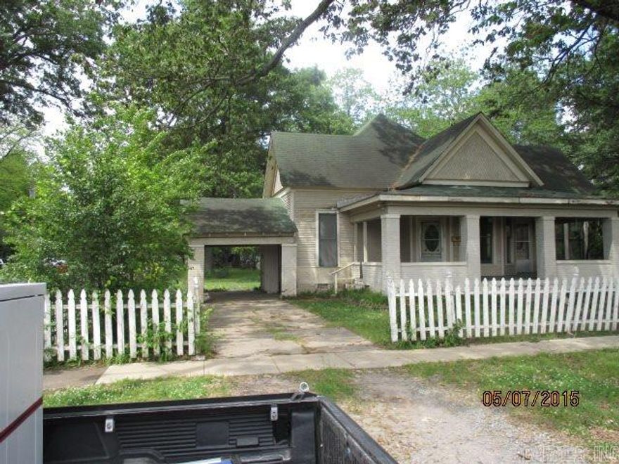 One story home with open front porch. Two bedroom and one bath plus partial bathroom on main level. Living room with corner fireplace. The subject property is being sold on an online auction event on homesearch.com please log onto this website for additional details.
