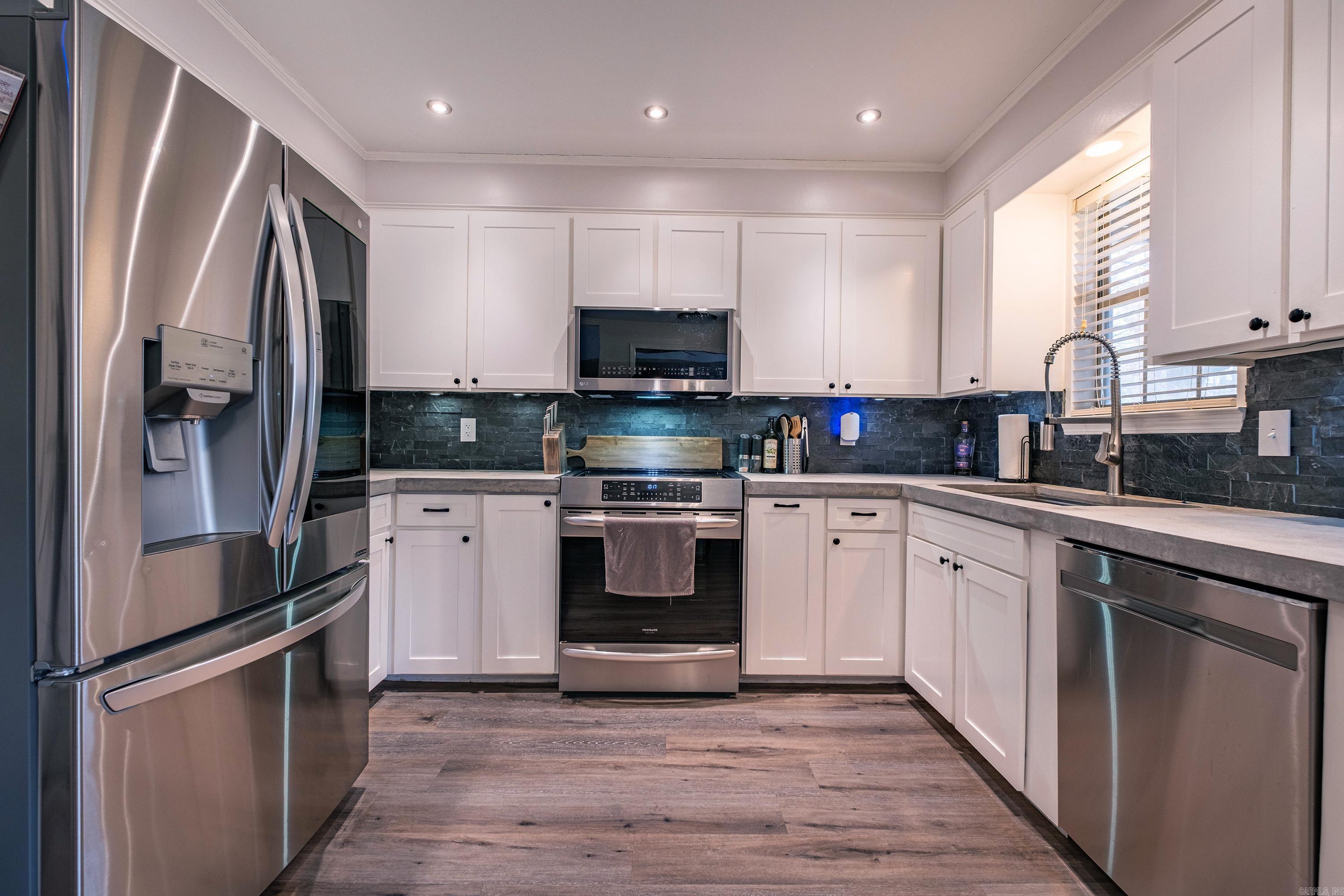 CEDAR RIDGE - Residential