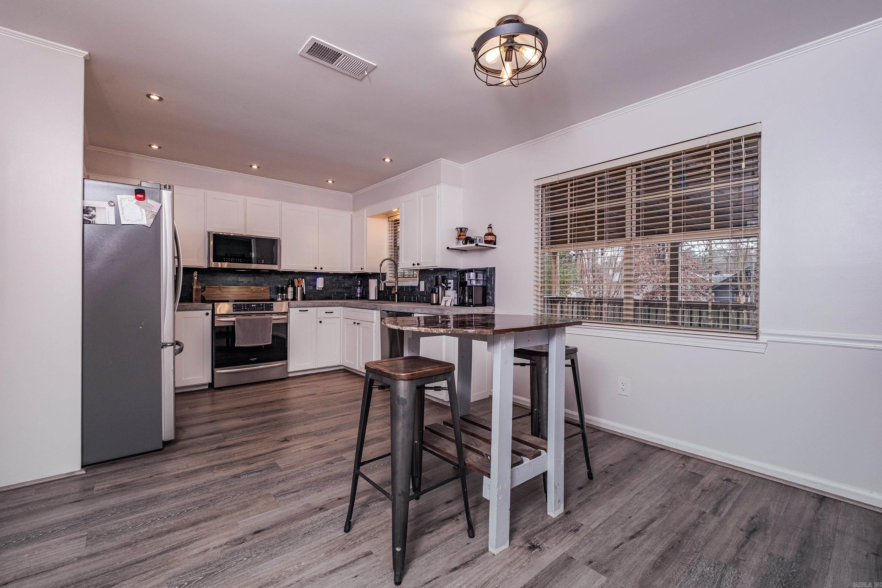 CEDAR RIDGE - Residential