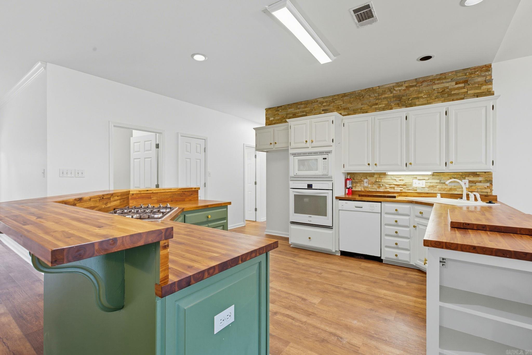 CARRIAGE CREEK - Residential