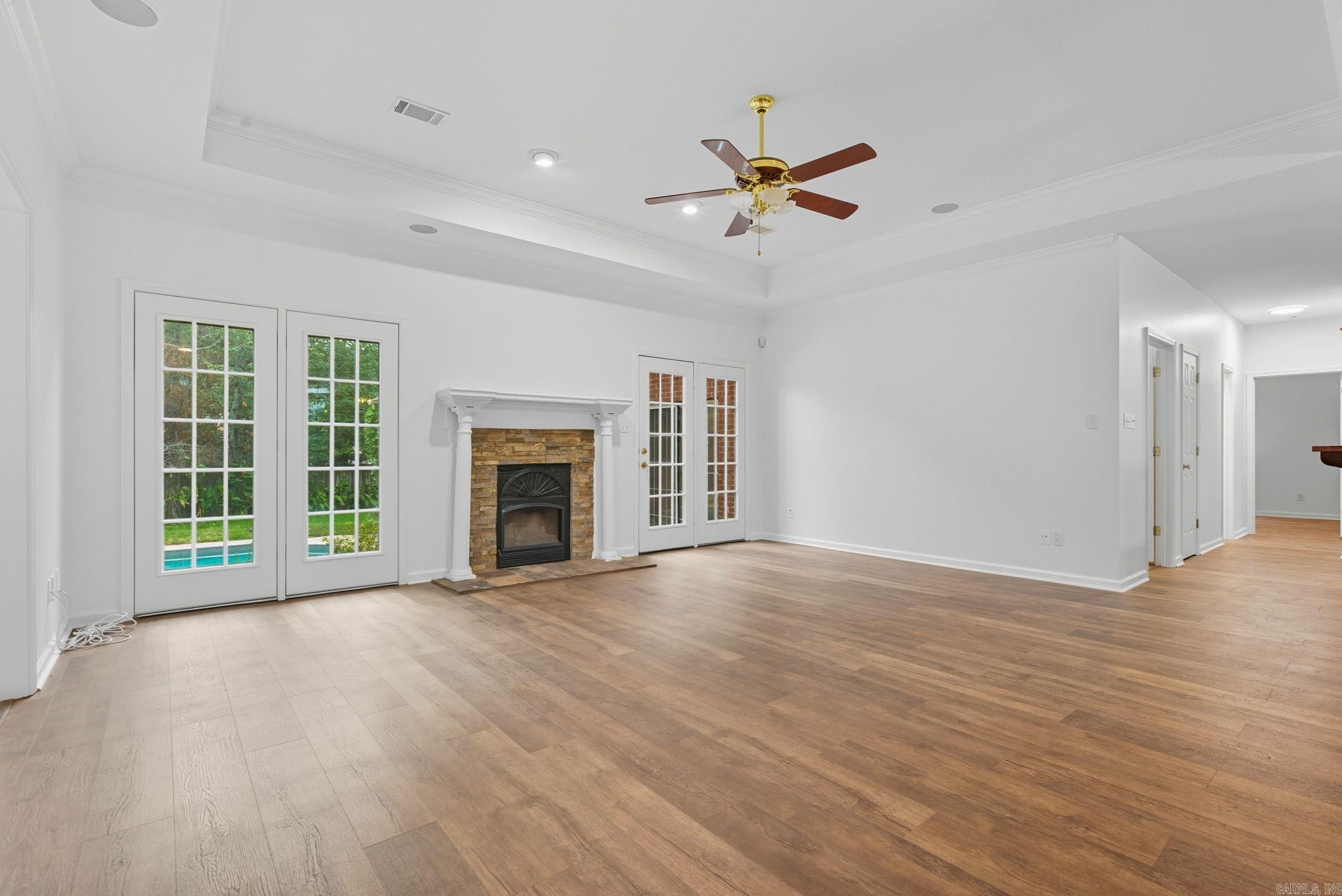 CARRIAGE CREEK - Residential