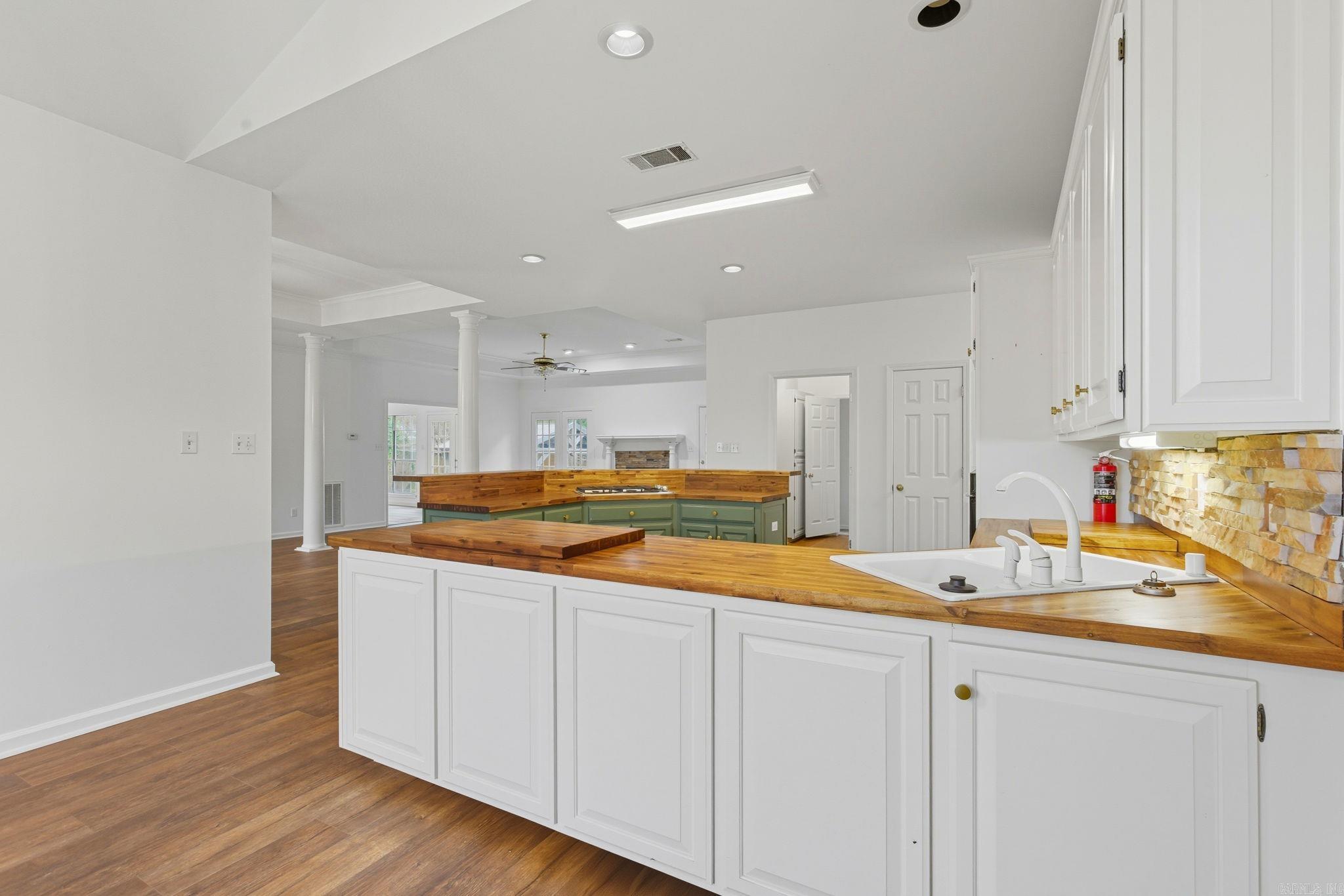 CARRIAGE CREEK - Residential