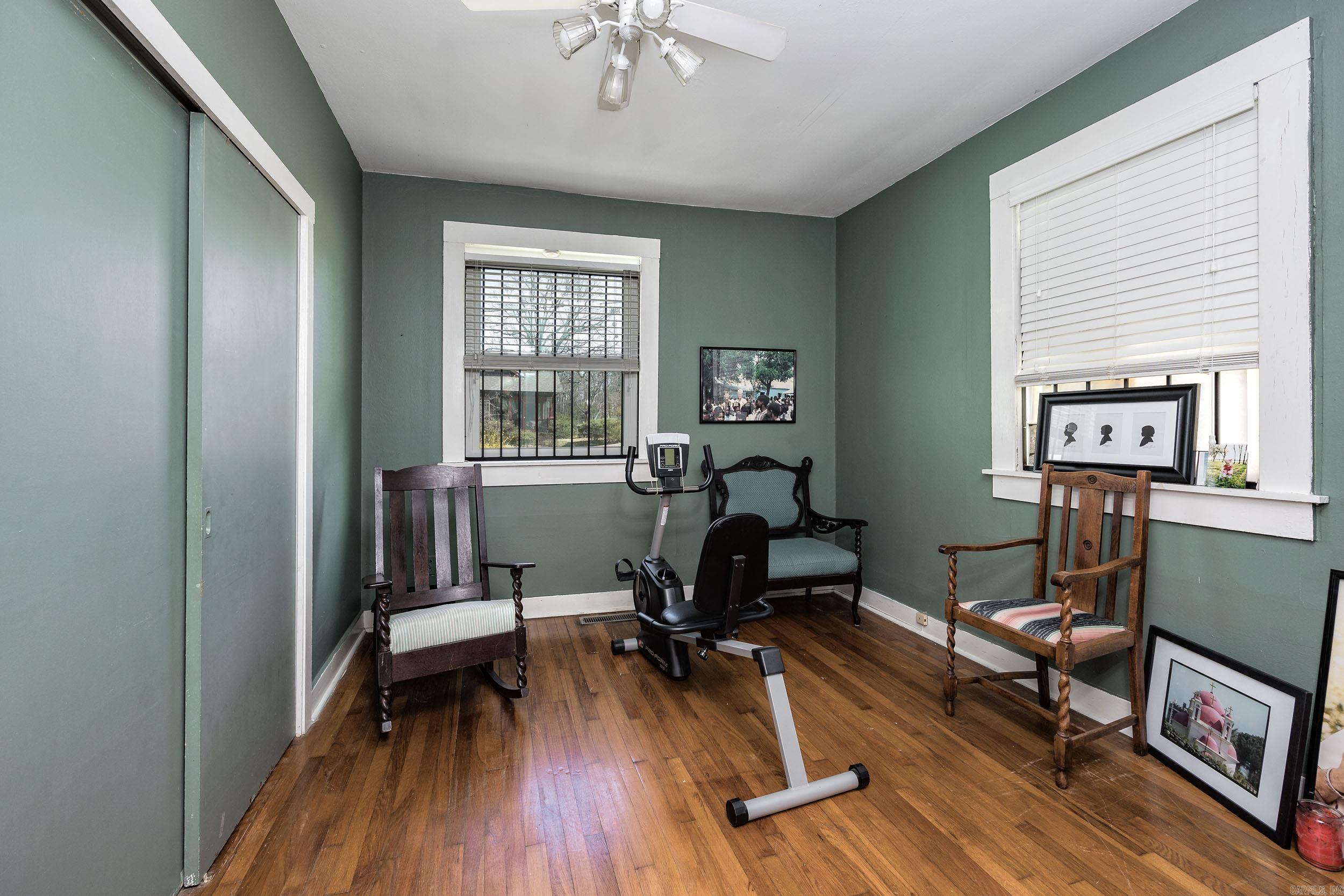 EAST PULASKI HGTS - Residential