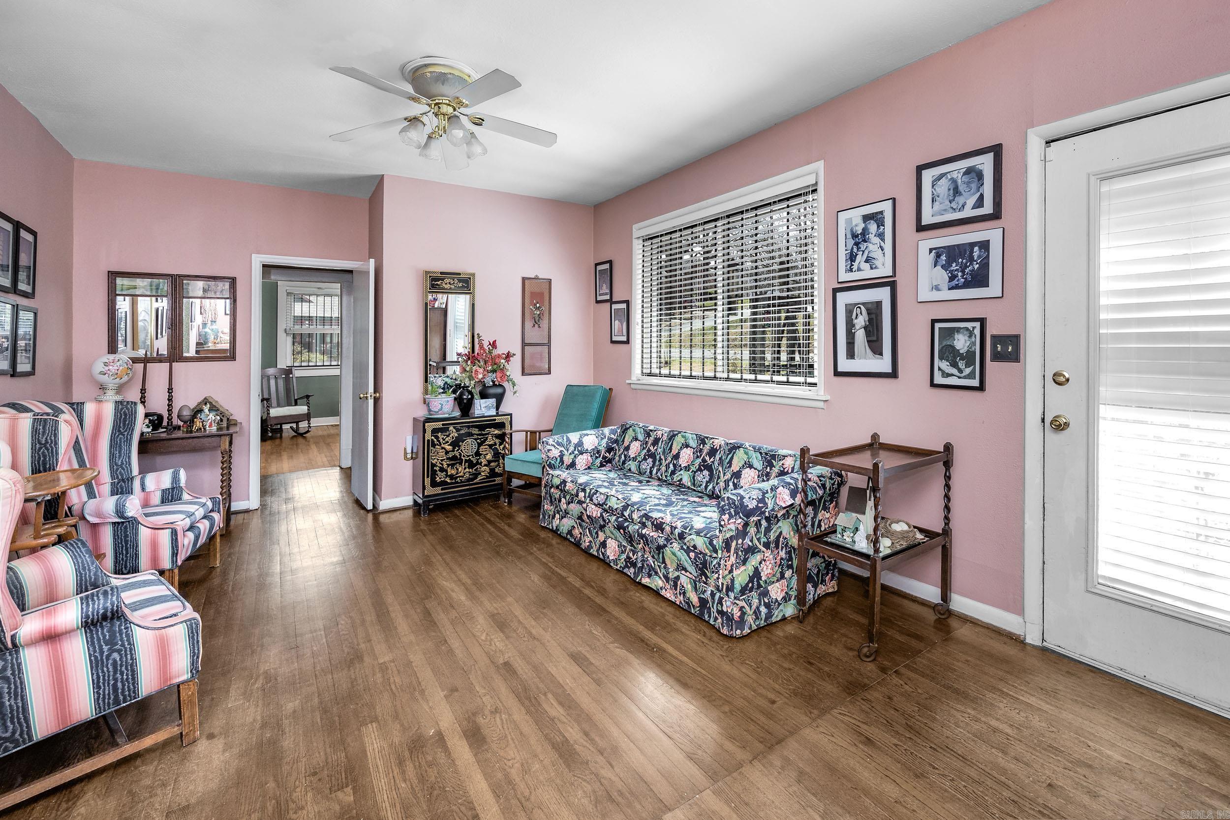 EAST PULASKI HGTS - Residential