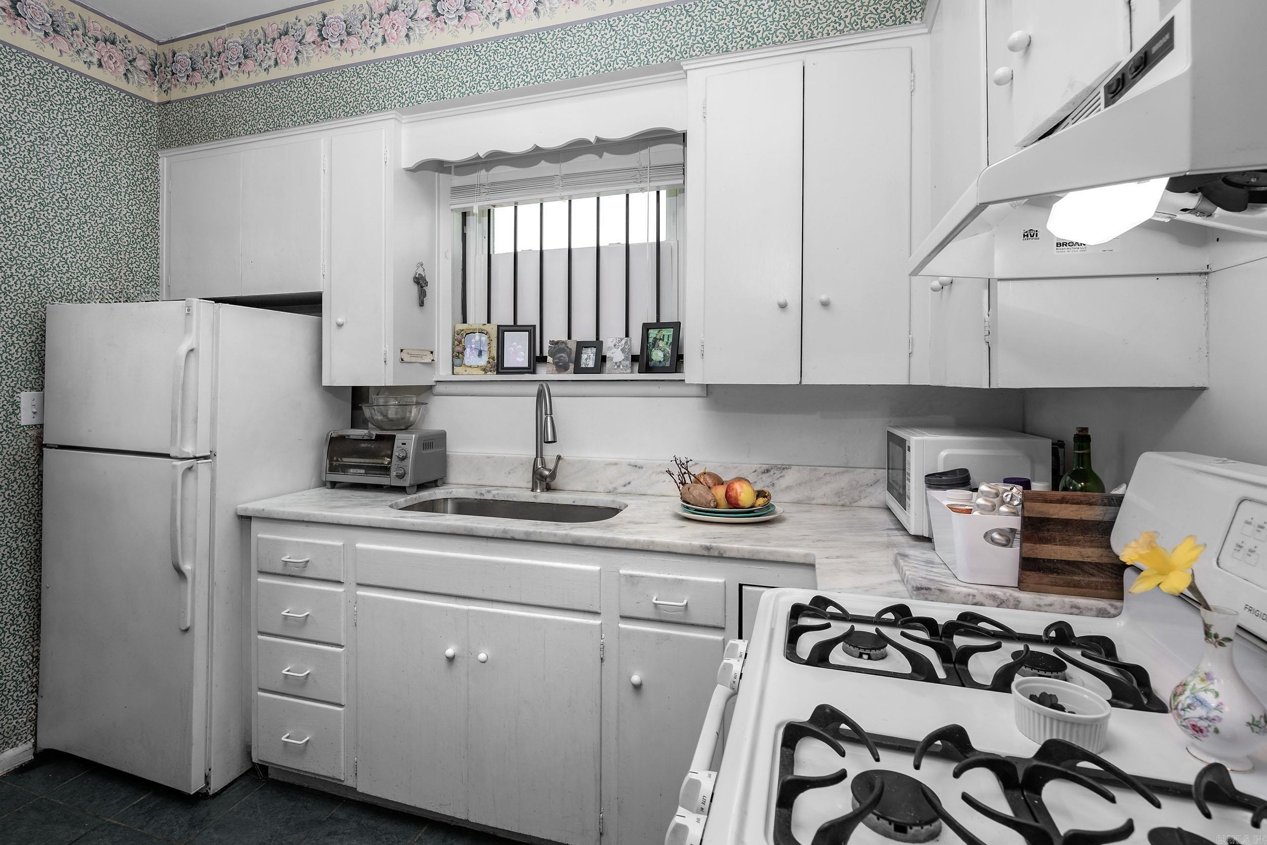 EAST PULASKI HGTS - Residential